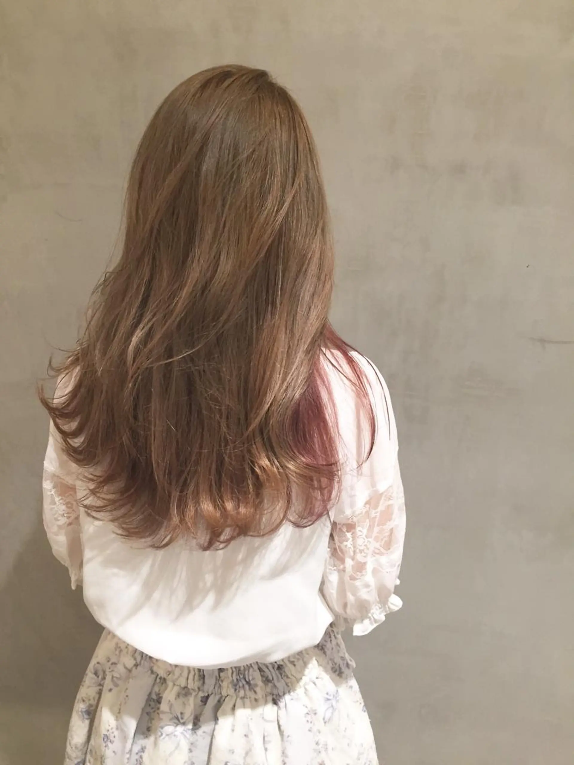 ミディアム カラー ベージュカラー ブリーチ 大西 直人のヘアスタイル