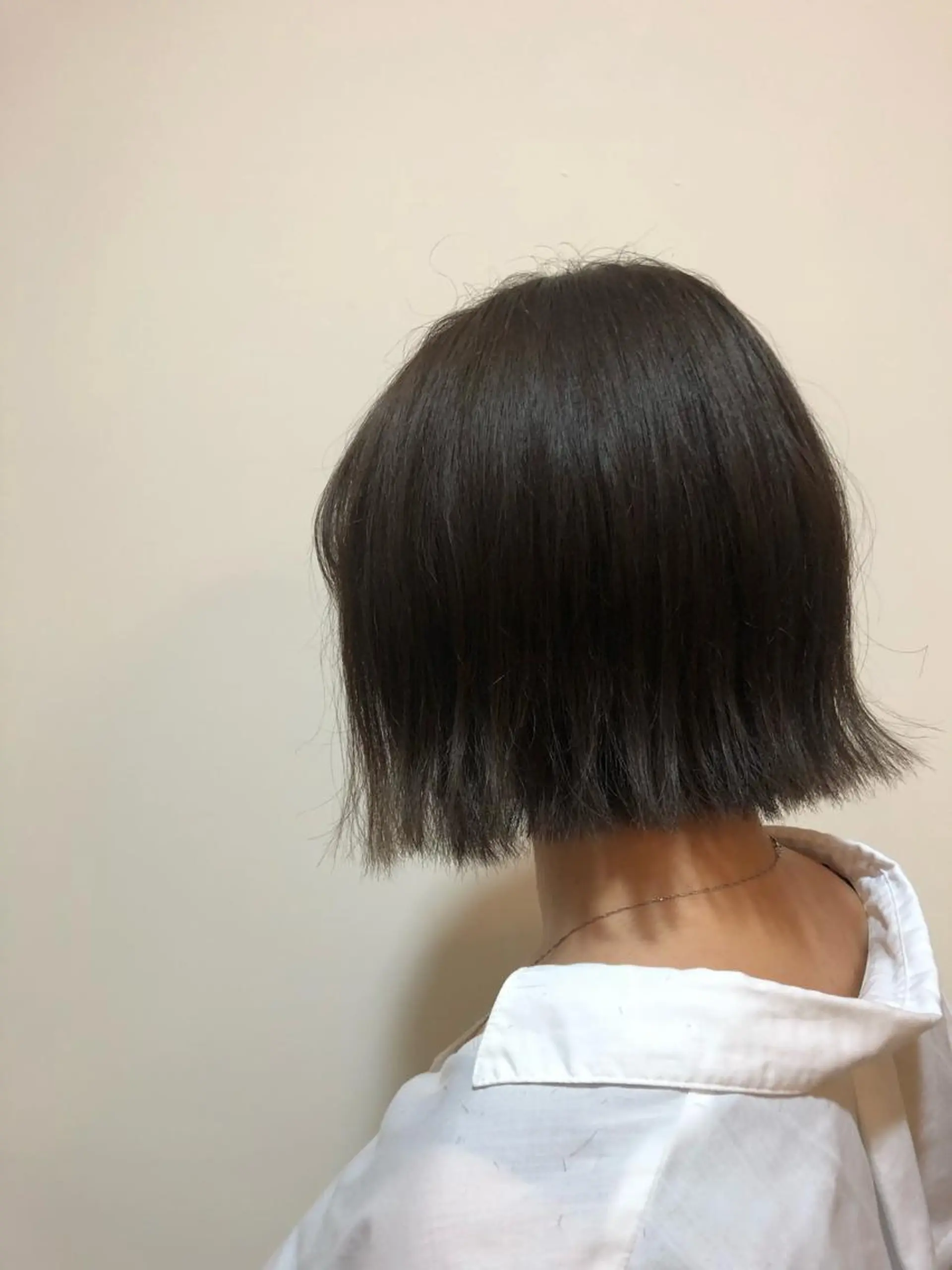 ショート カラー 切りっぱなしボブ グレージュ ボブ 三好 美里のヘアスタイル