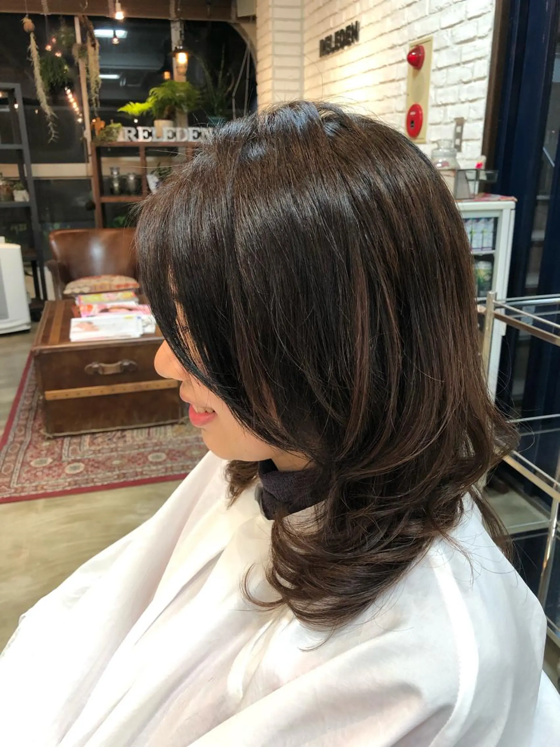 セミロング 村上 真依子のヘアスタイル