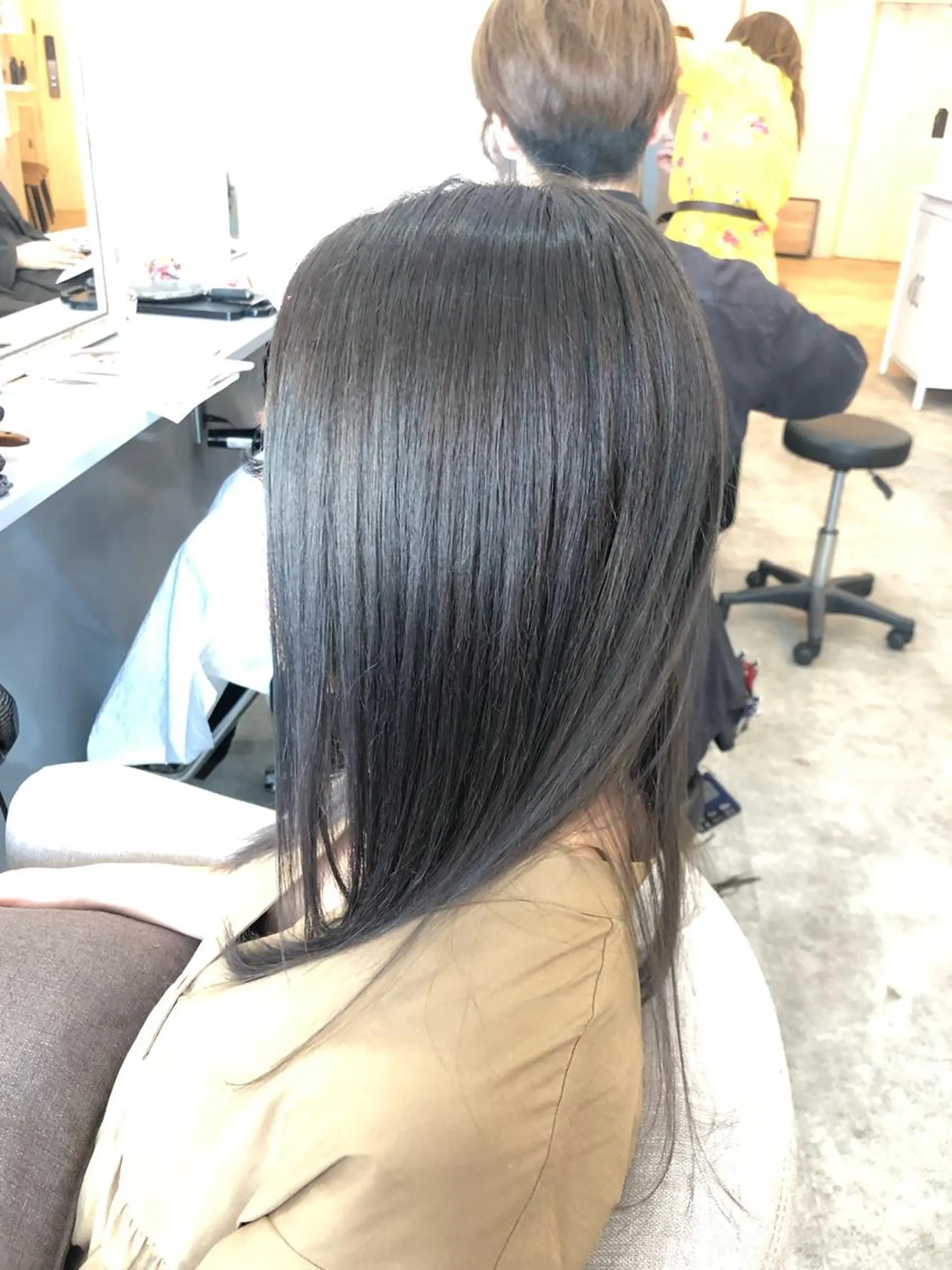 セミロング カラー アクアカラー トリートメント 縮毛矯正・髪質改善 人気No1🩶北島のヘアスタイル