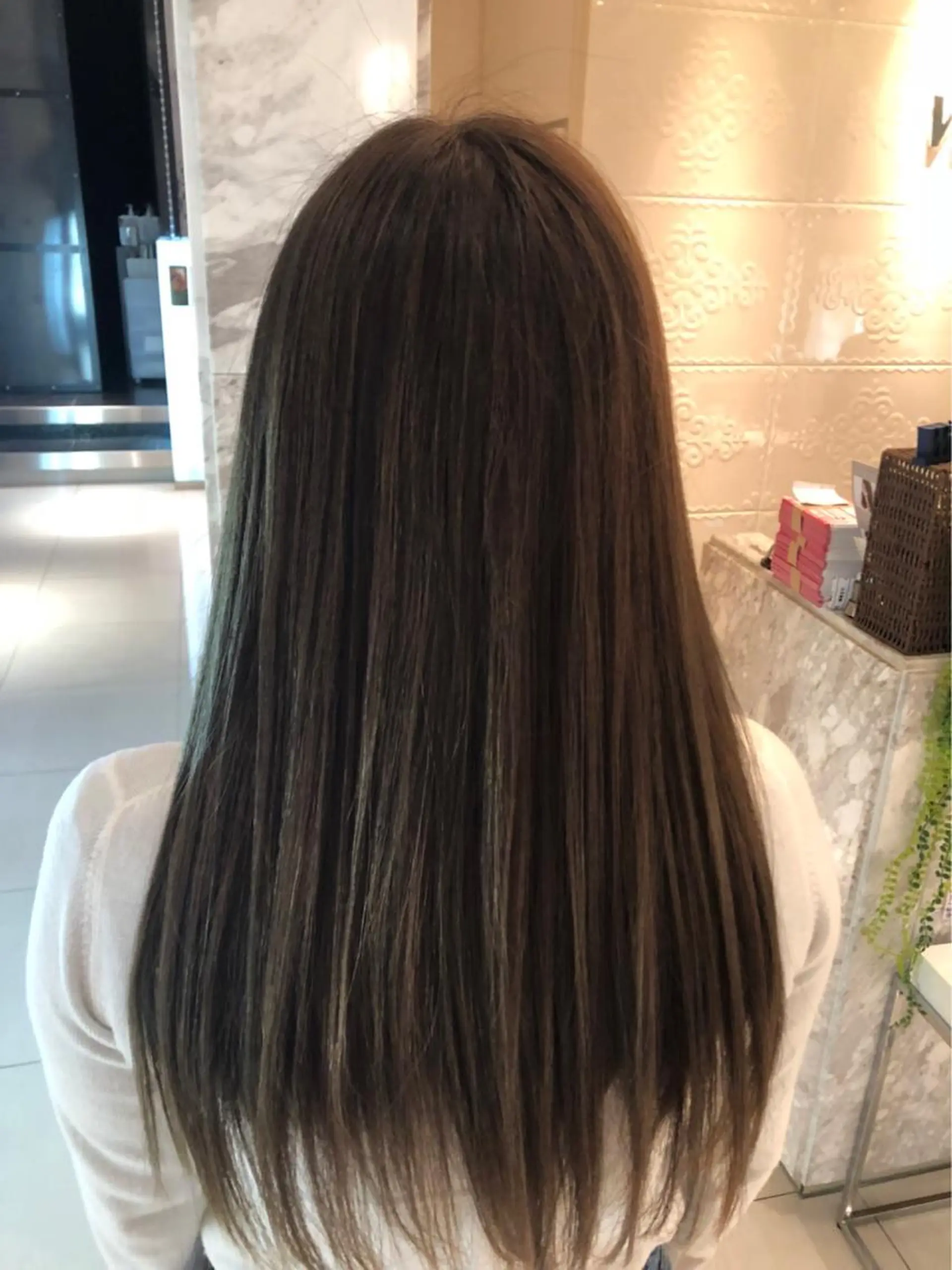 ロング カラー 辻本 夏子のヘアスタイル