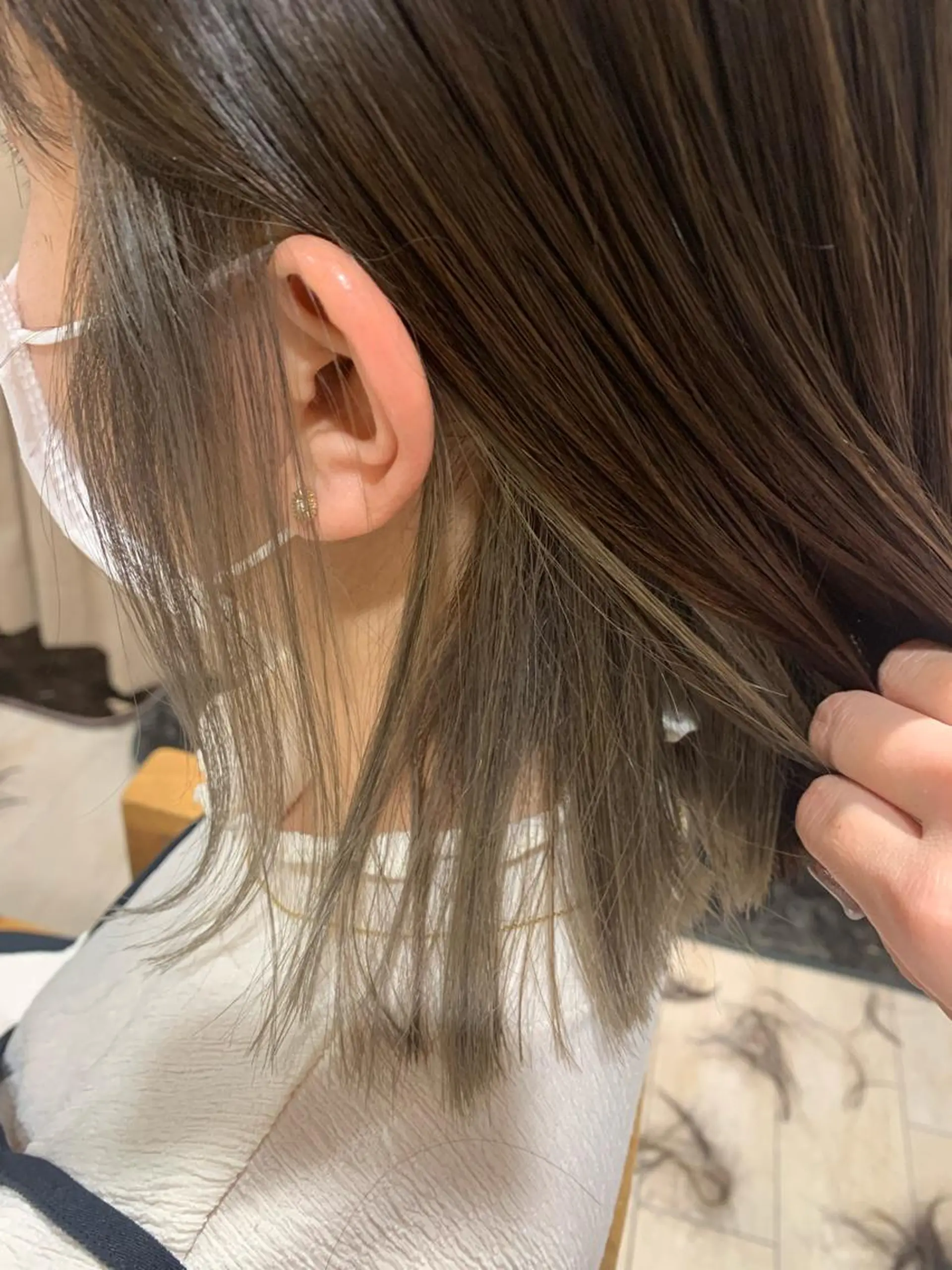 ミディアム カラー 勝野 優佳のヘアスタイル