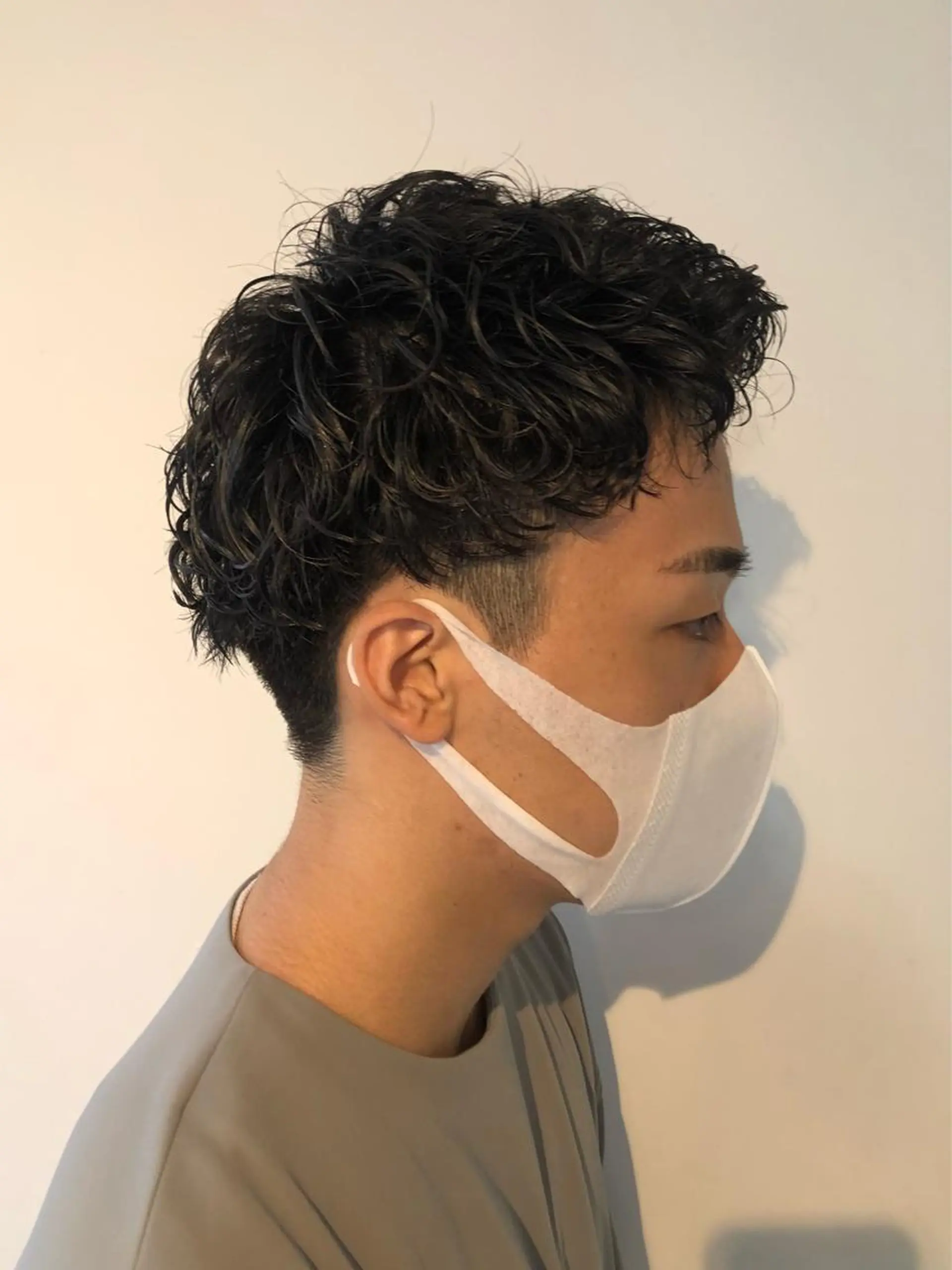 ショート パーマ メンズ アップバング メンズパーマ メンズショート ショートヘア カット 🤍中野 レオ🤍のヘアスタイル