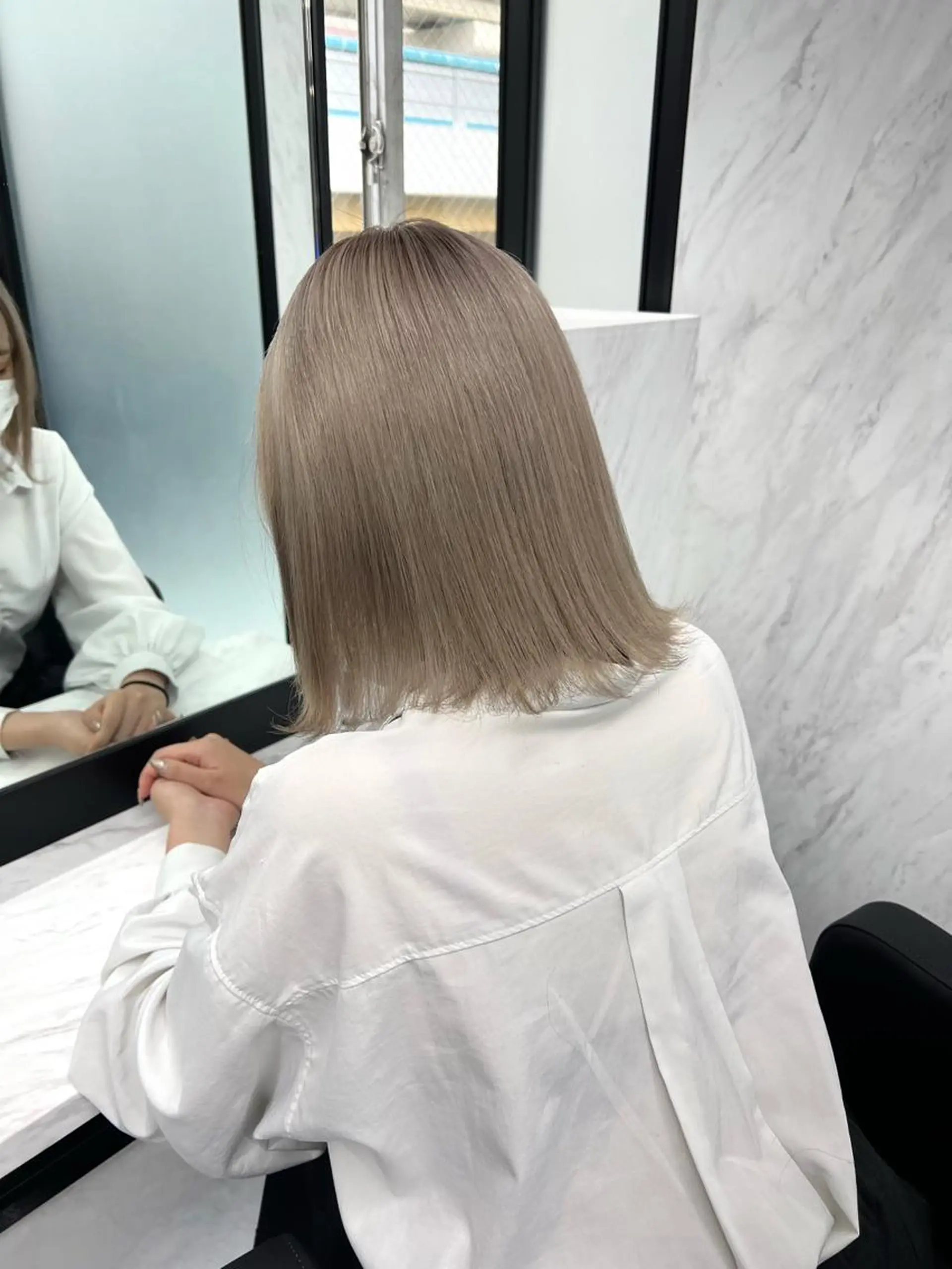 ミディアム カラー シールエクステ ハイトーンカラー エクステ ヘアカラー トリートメント シールエクステ特化 ハイトーン、NANAのヘアスタイル