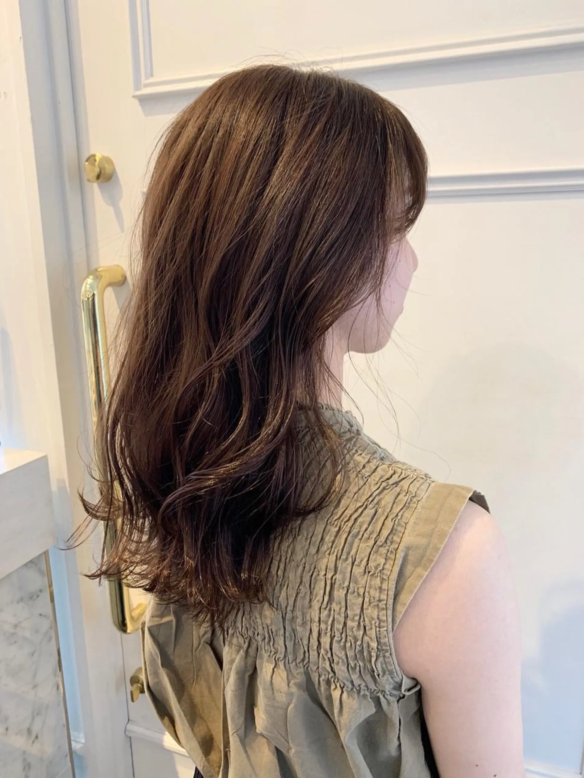 セミロング カラー 安藤 佑衣のヘアスタイル