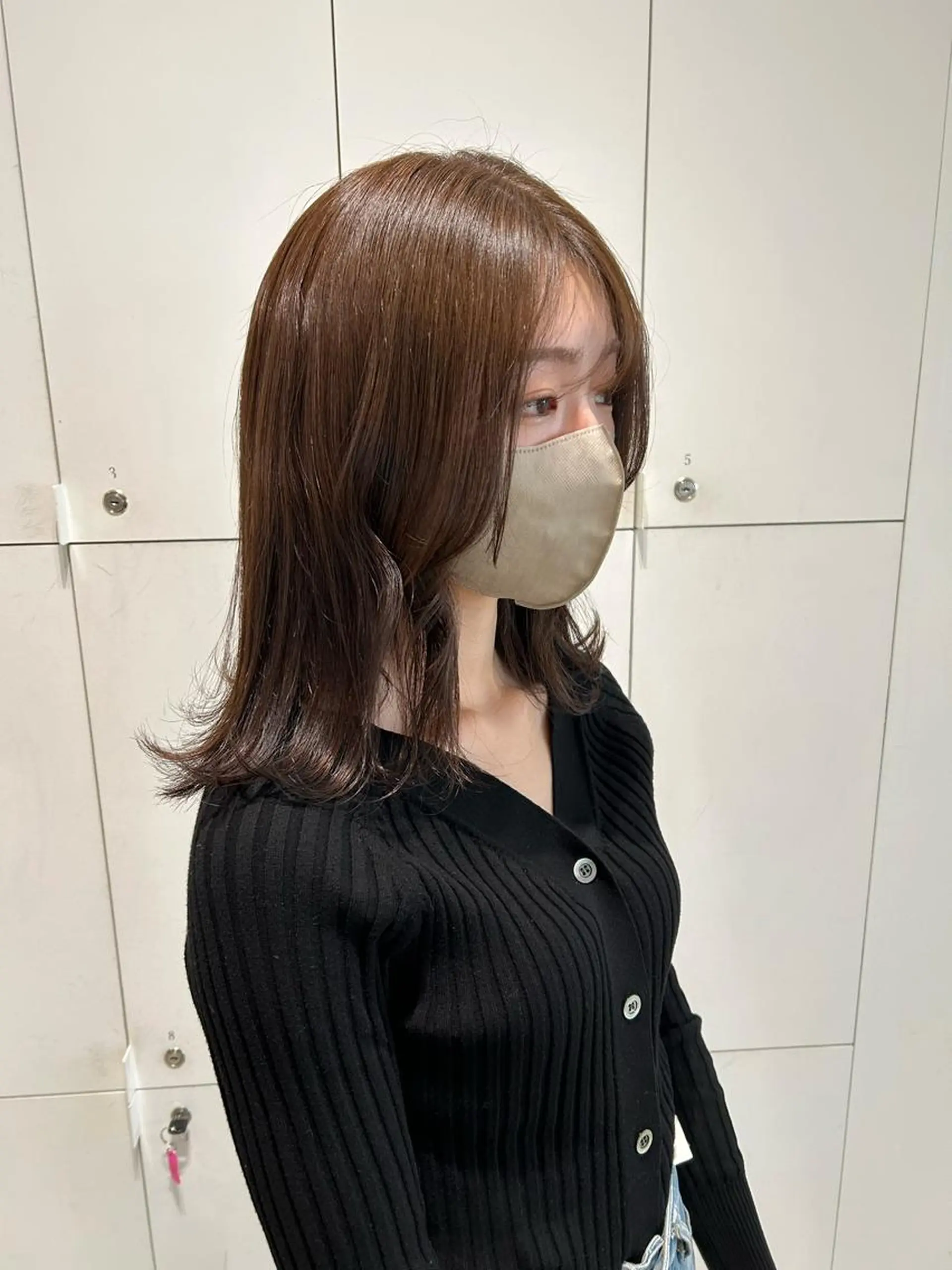 ミディアム カラー アッシュ ベージュカラー カット ヘアカラー トリートメント 透明感カラー🫧 nanohaのヘアスタイル