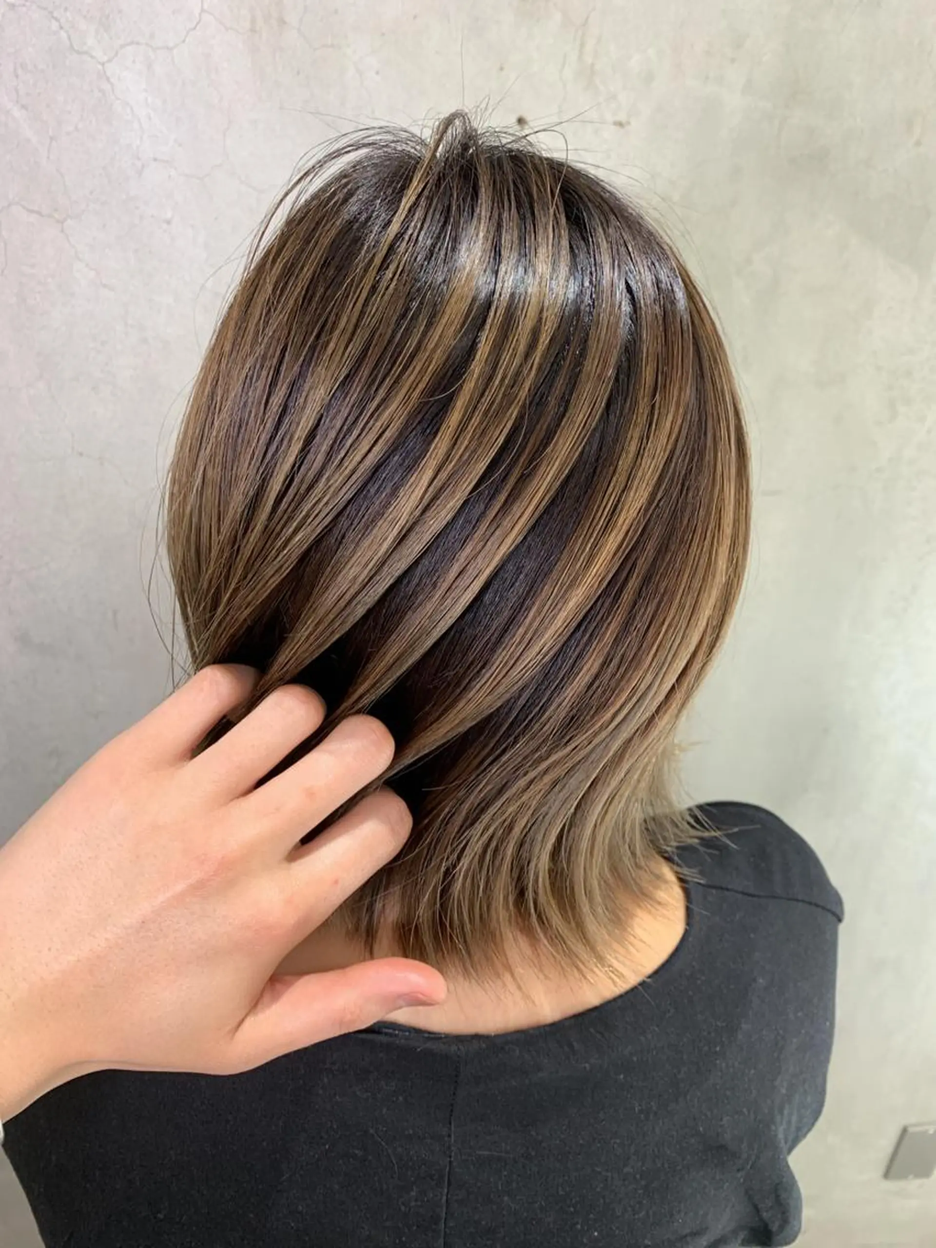 ミディアム カラー 🐝肥田 しょーと🐝のヘアスタイル