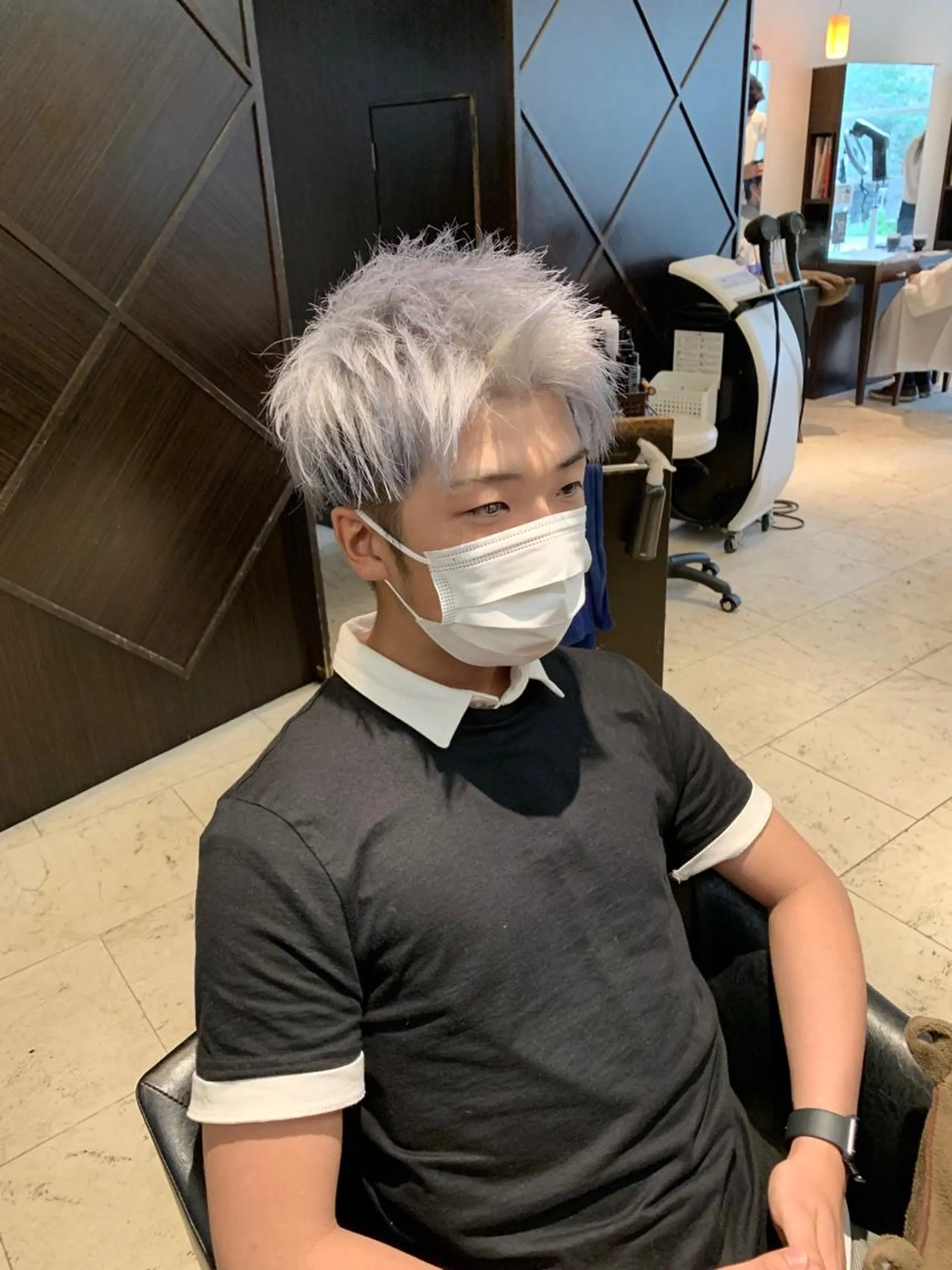 カラー メンズ アッシュ シルバー シルバーアッシュ カット ヘアカラー トリートメント メンズ専門　井藤 雅也のヘアスタイル