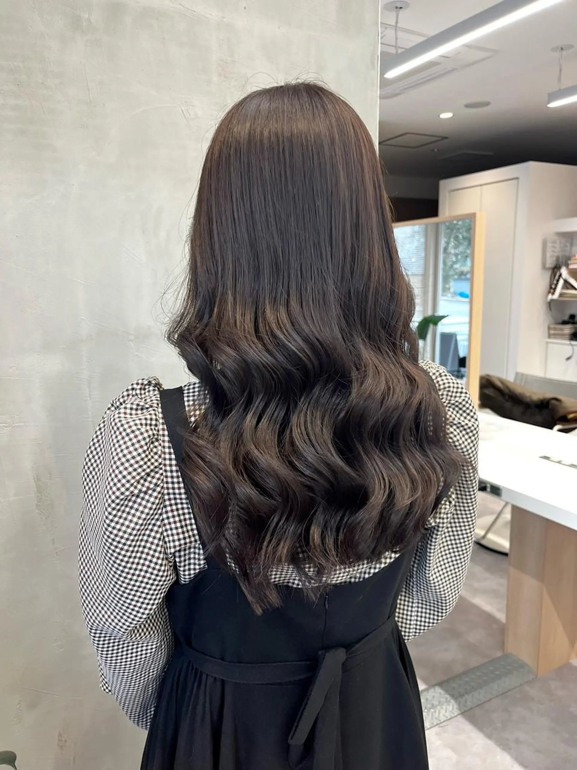 ロング カラー グレージュ charer eye salon所属・マブチ キサラのマツエク・マツパデザイン