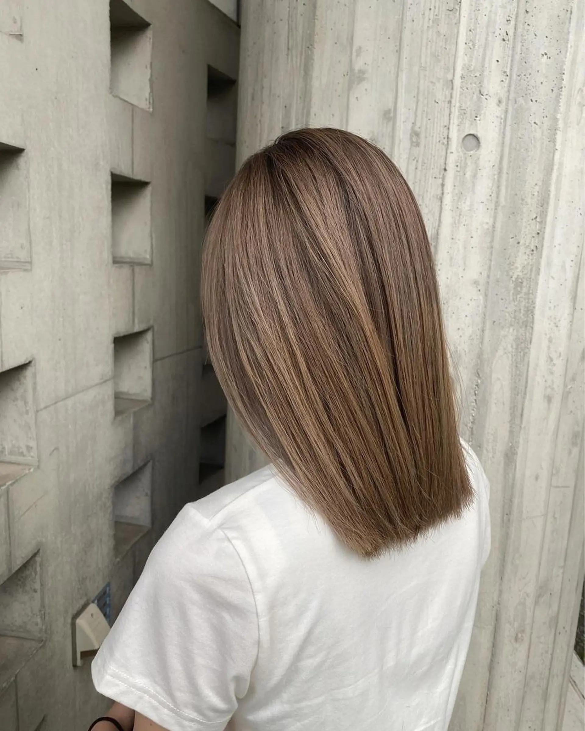 セミロング カラー 海外風カーテンバング Mao広尾美容室のヘアスタイル