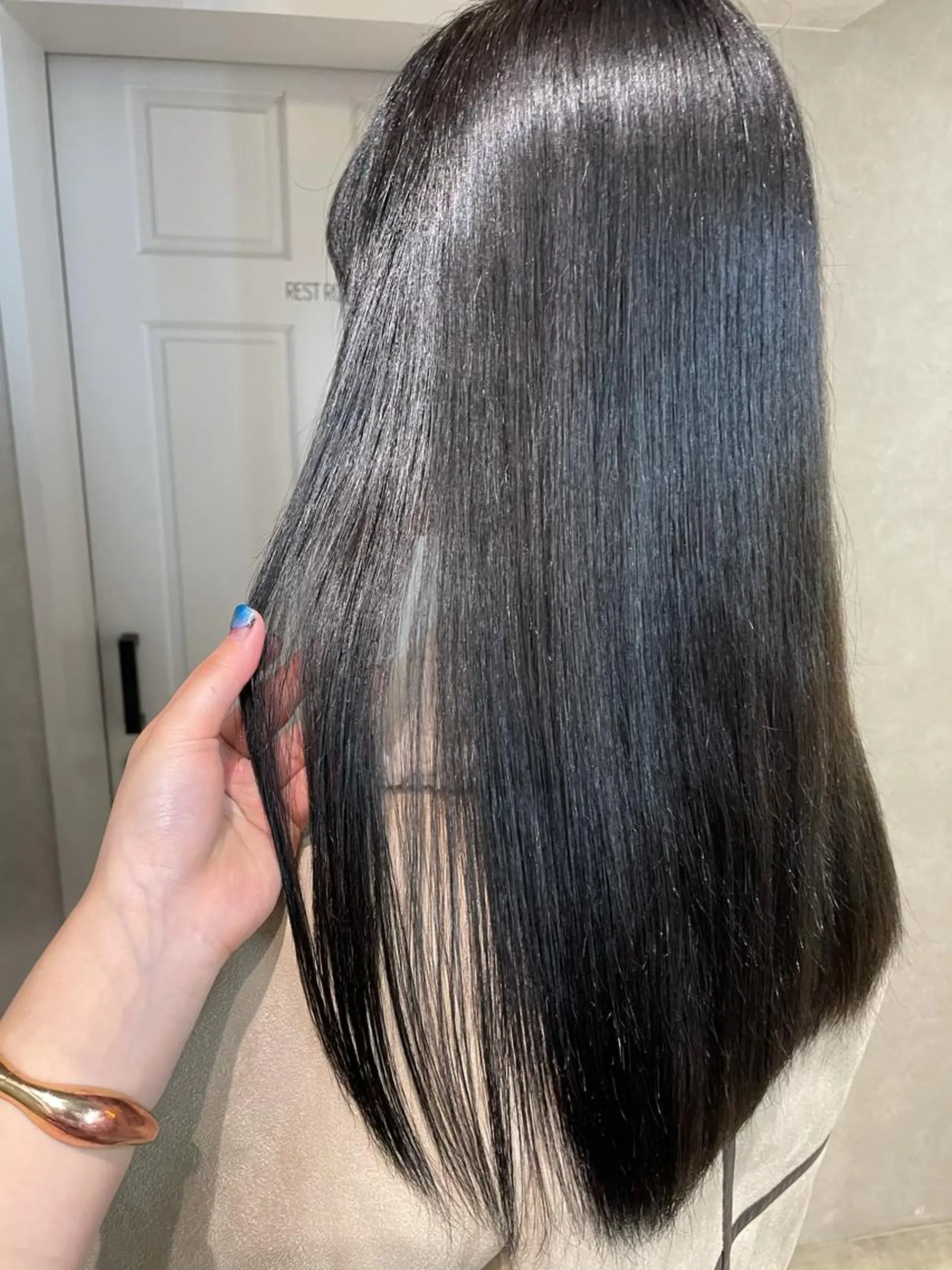 ロング カラー 透明感カラー ヘアカラー ナチュラル透明感🌱 小山美樹子のヘアスタイル