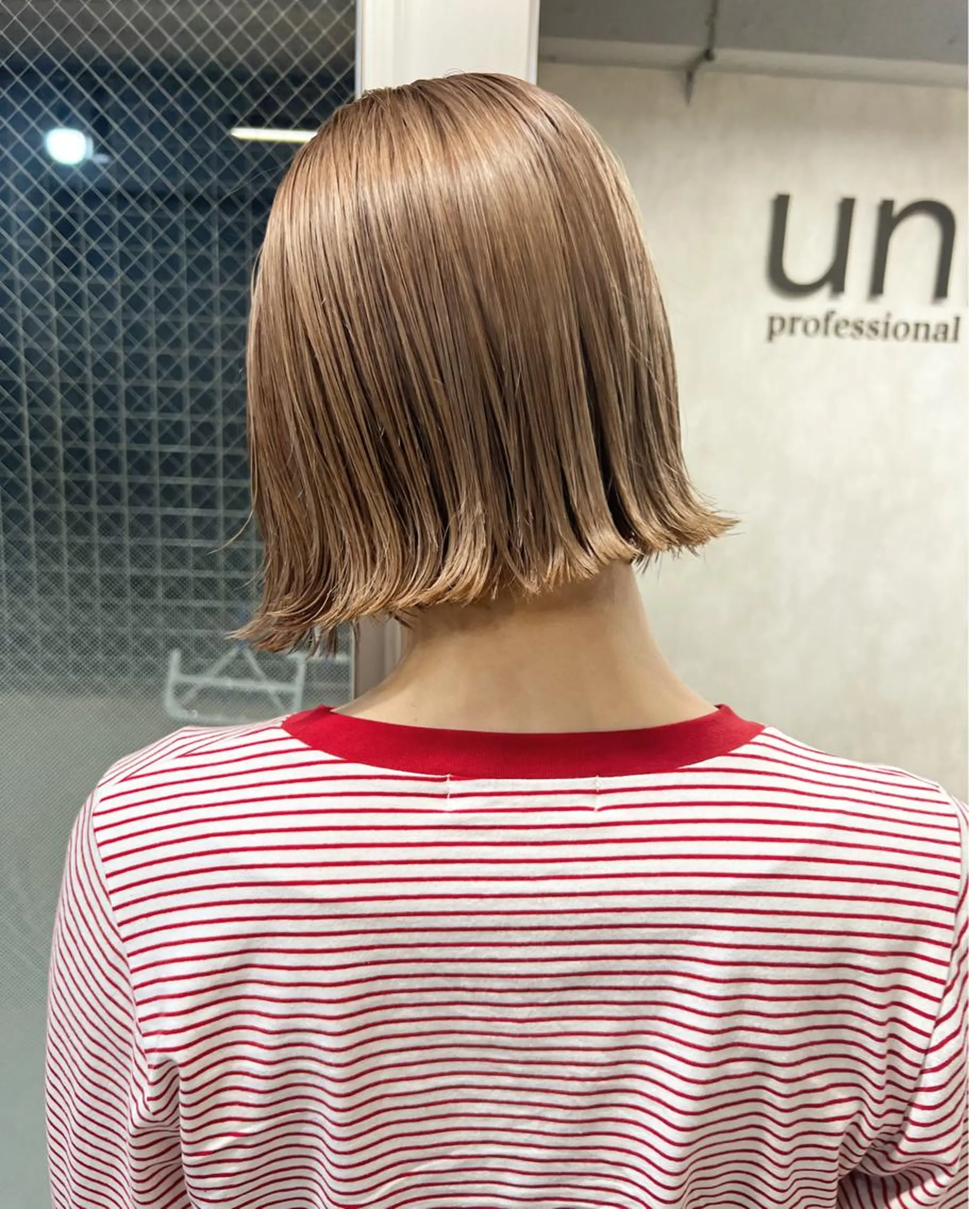 ミディアム ブリーチ/ウルフ ハッシュカット/石山のヘアスタイル