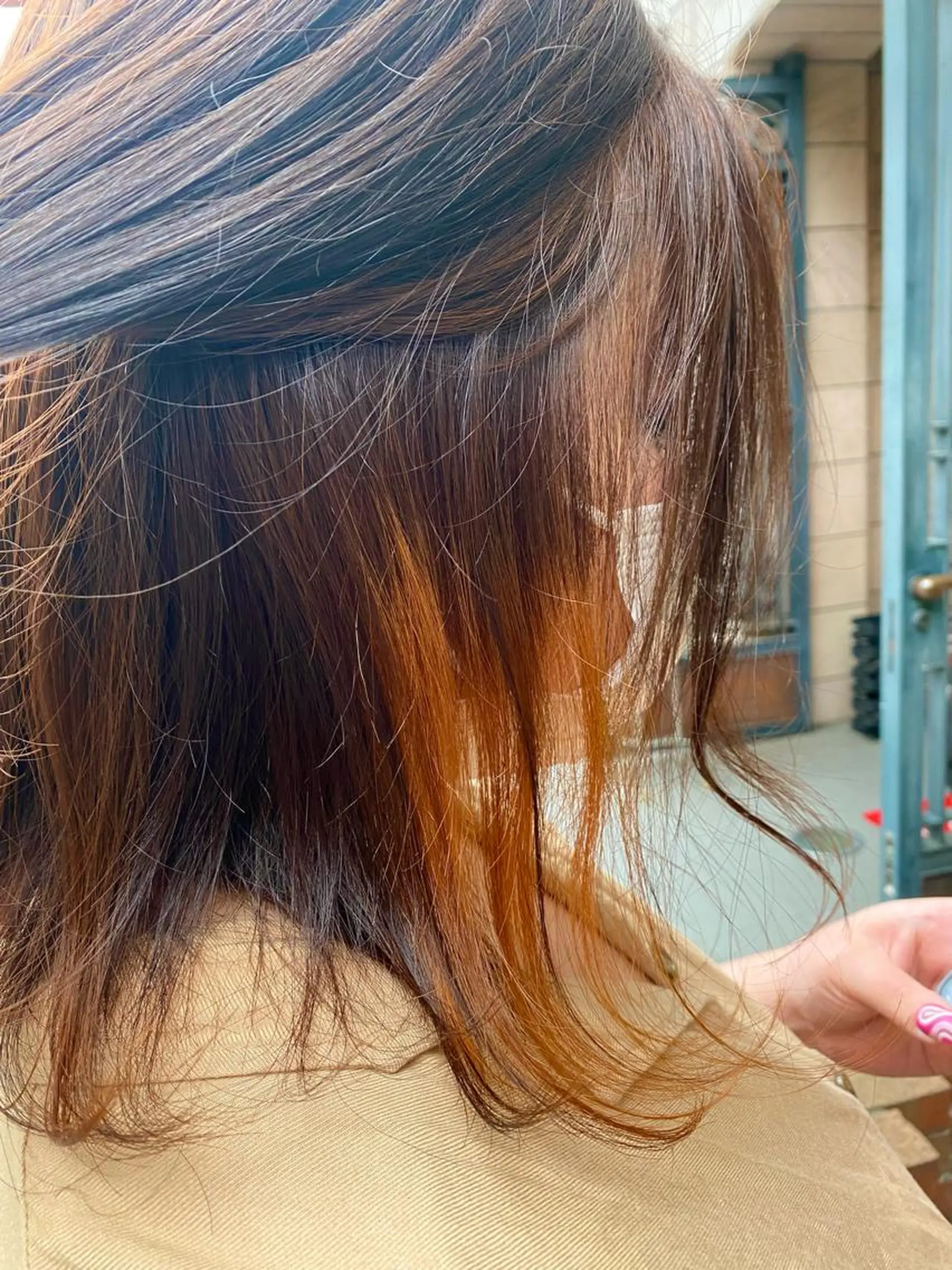 セミロング カラー インナーカラー オレンジ ヘアカラー トリートメント 特殊カラー特化 ✂️SHIAN フジのヘアスタイル