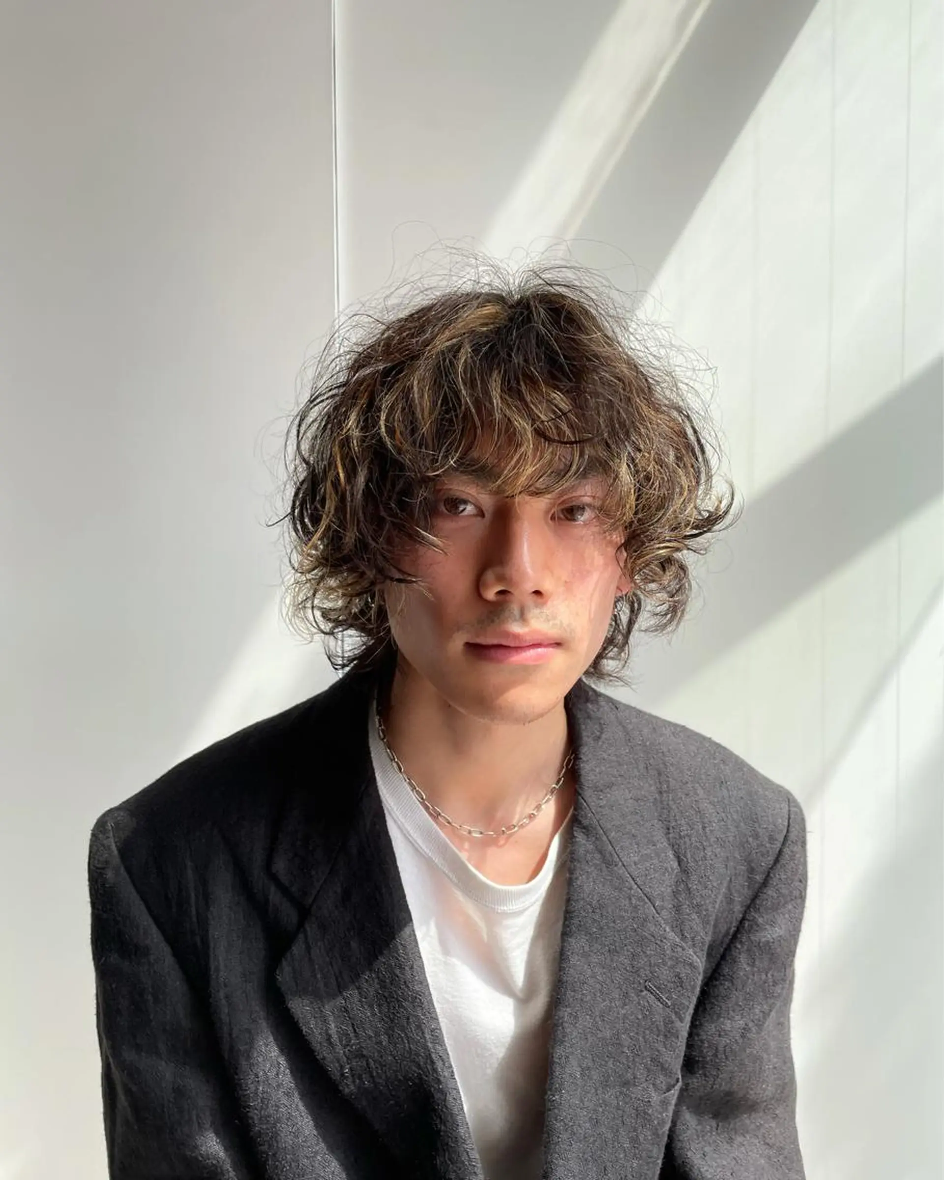 ショート カラー パーマ メンズ 吉田一輝 外国人パーマのヘアスタイル