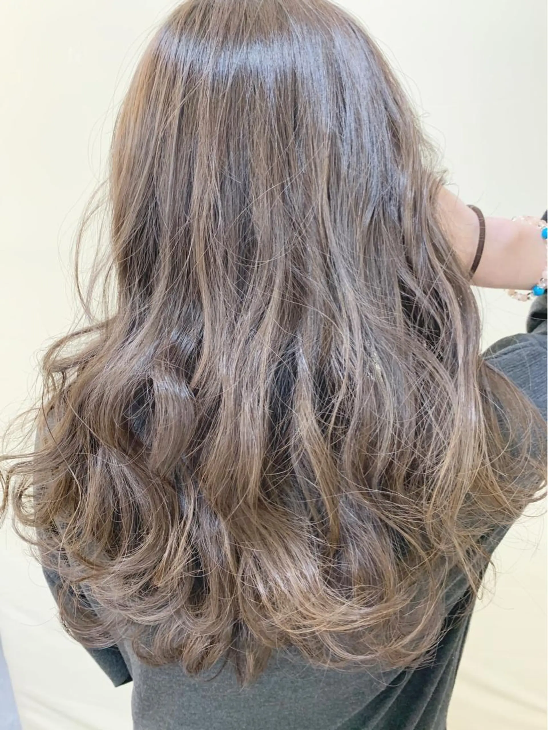 セミロング H所属・H (エイチ) 烏丸御池店のヘアスタイル