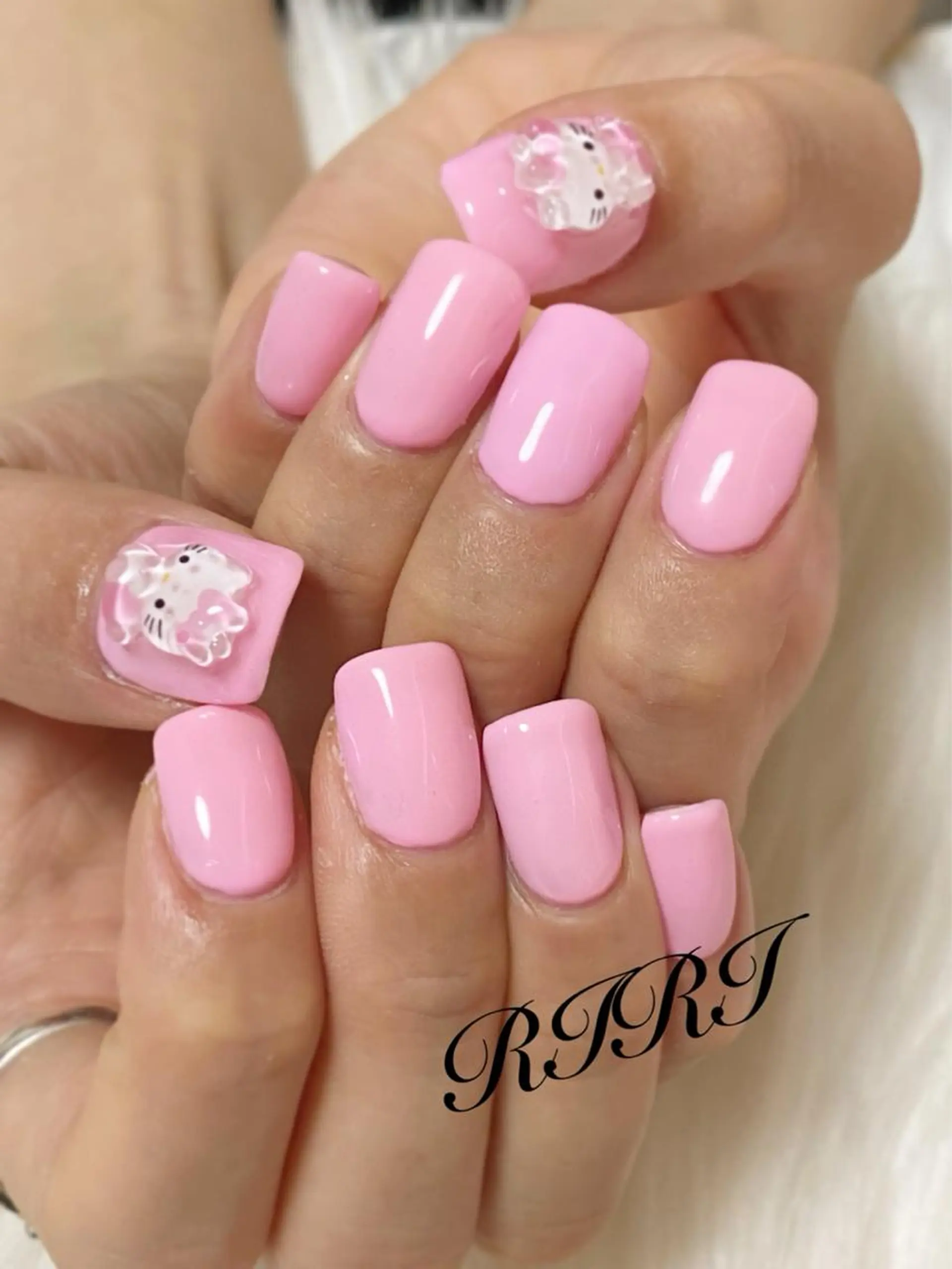 ネイル ジェルネイル キラキラネイル 韓国ネイル ピンク ショートネイル ハンドネイル riri オーナーのネイルデザイン