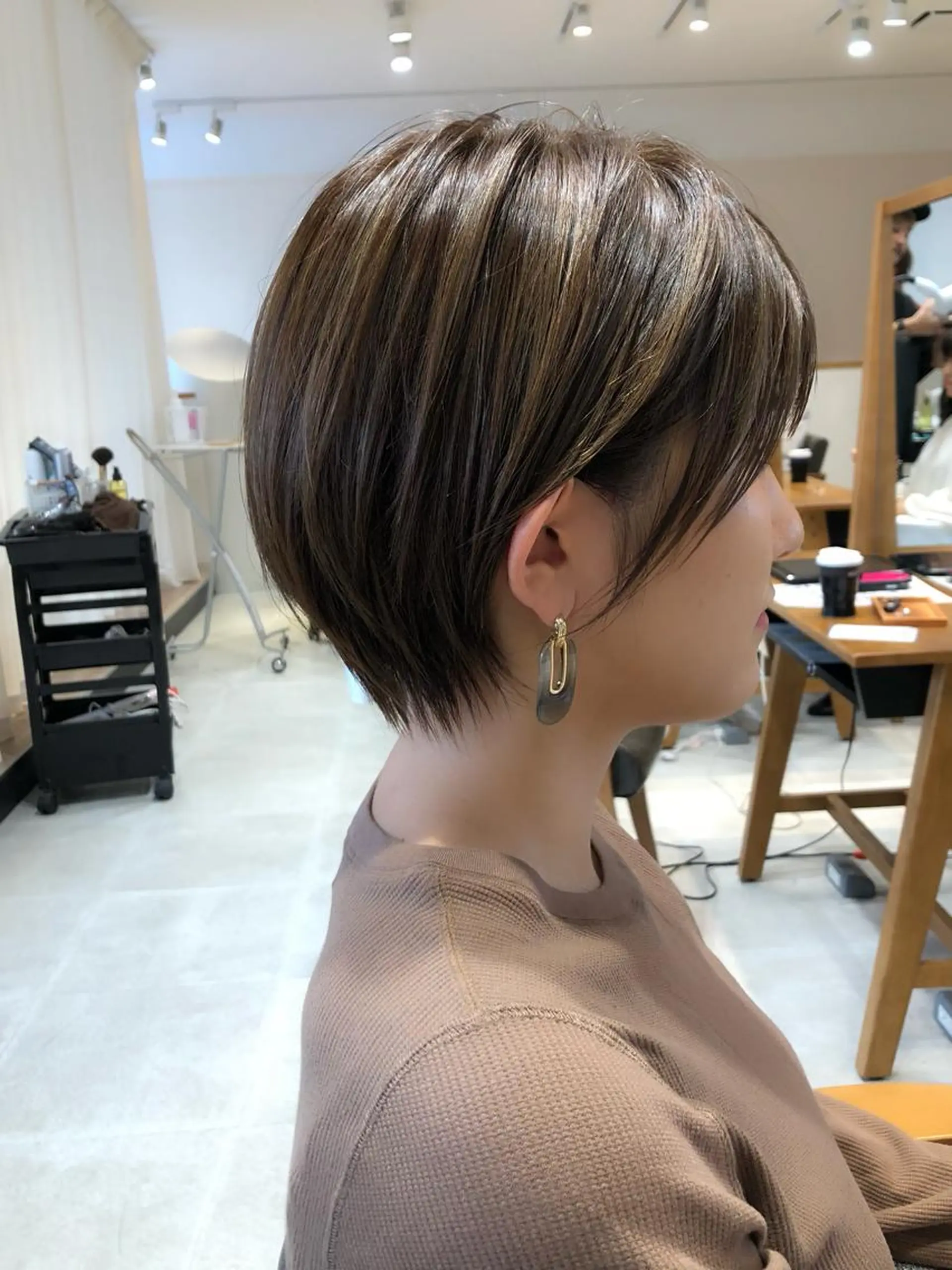 ショート カラー ハイライトカラー ハイライト ショートヘア 高橋 昭雄のヘアスタイル