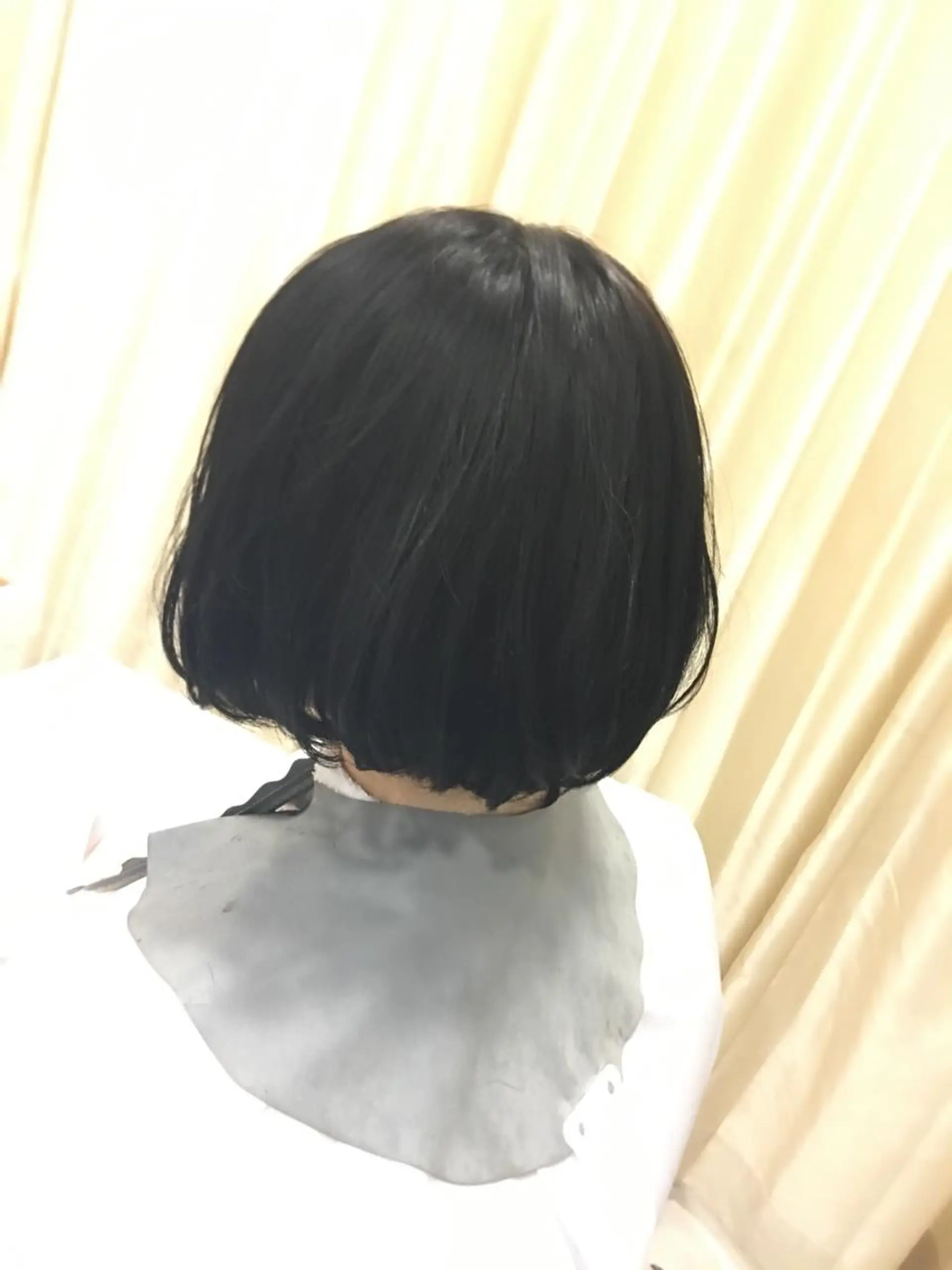 ショート ブリーチカラー🌈 嘉名 真樹のヘアスタイル