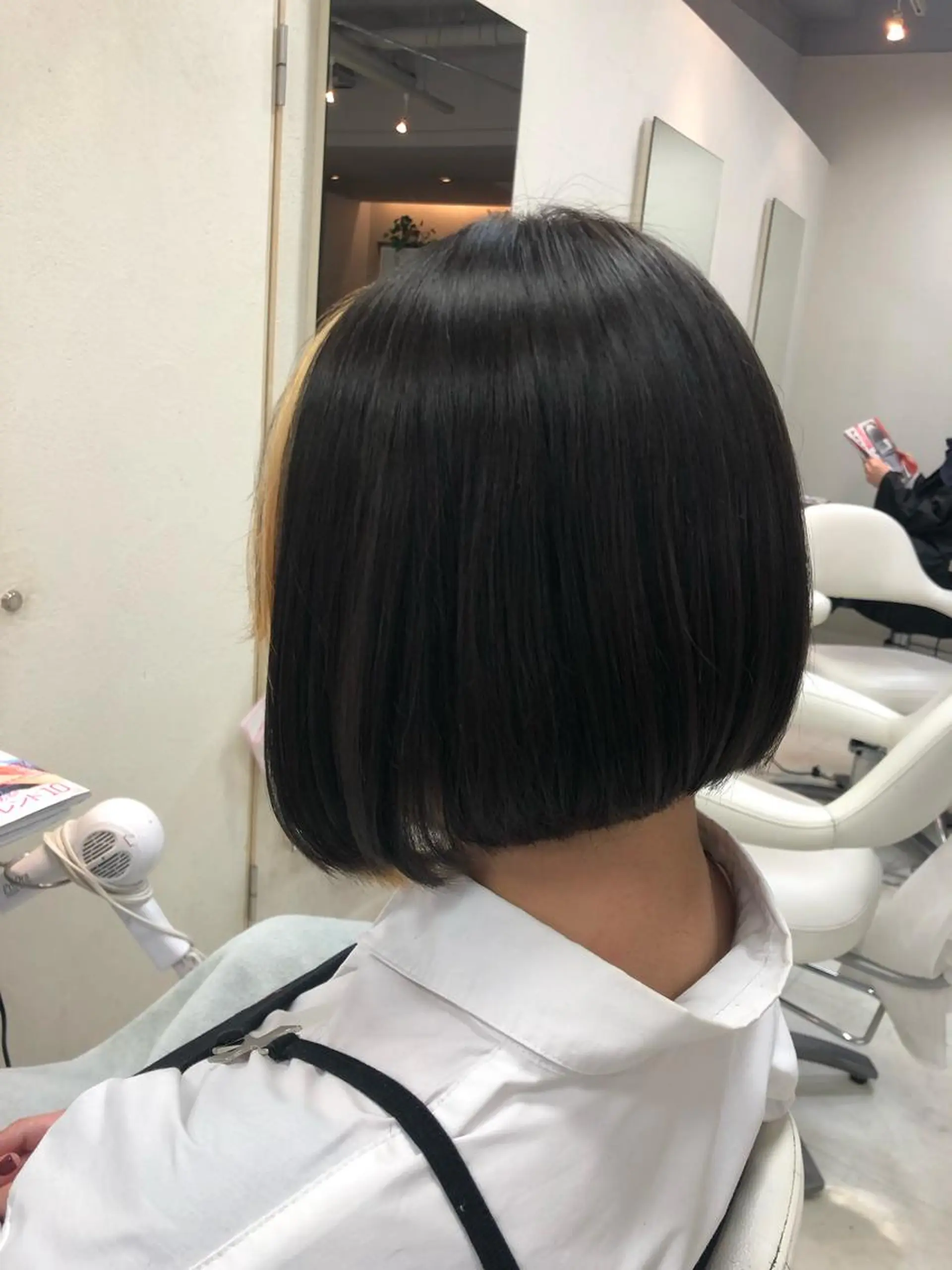 ショート ヘアカラー 阿部 美咲のヘアスタイル