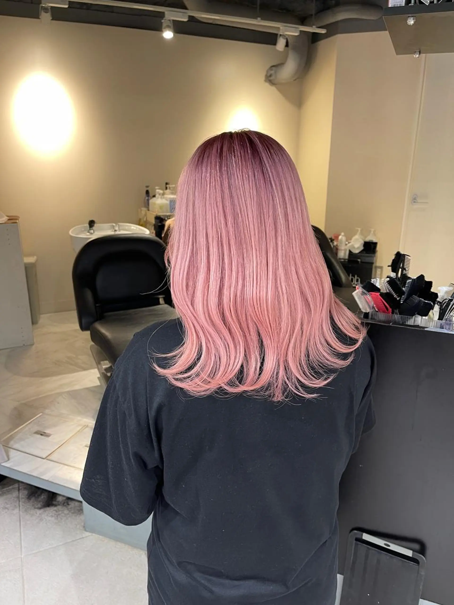 セミロング カラー シールエクステ ブリーチ ケアブリーチ デザインカラー ハイトーンカラー ヘアカラー トリートメント ムラ修正、複雑履歴 治すサロン🤍アミルのヘアスタイル