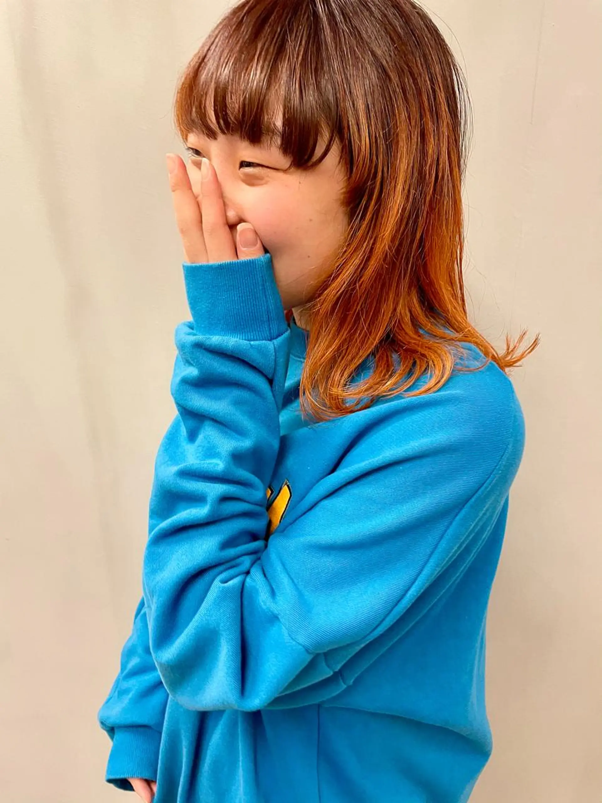 セミロング カラー パーマ ブリーチ グラデーションカラー オレンジ ヘアカラー トリートメント tatsumi/ボブ ウルフ/レイヤーのヘアスタイル