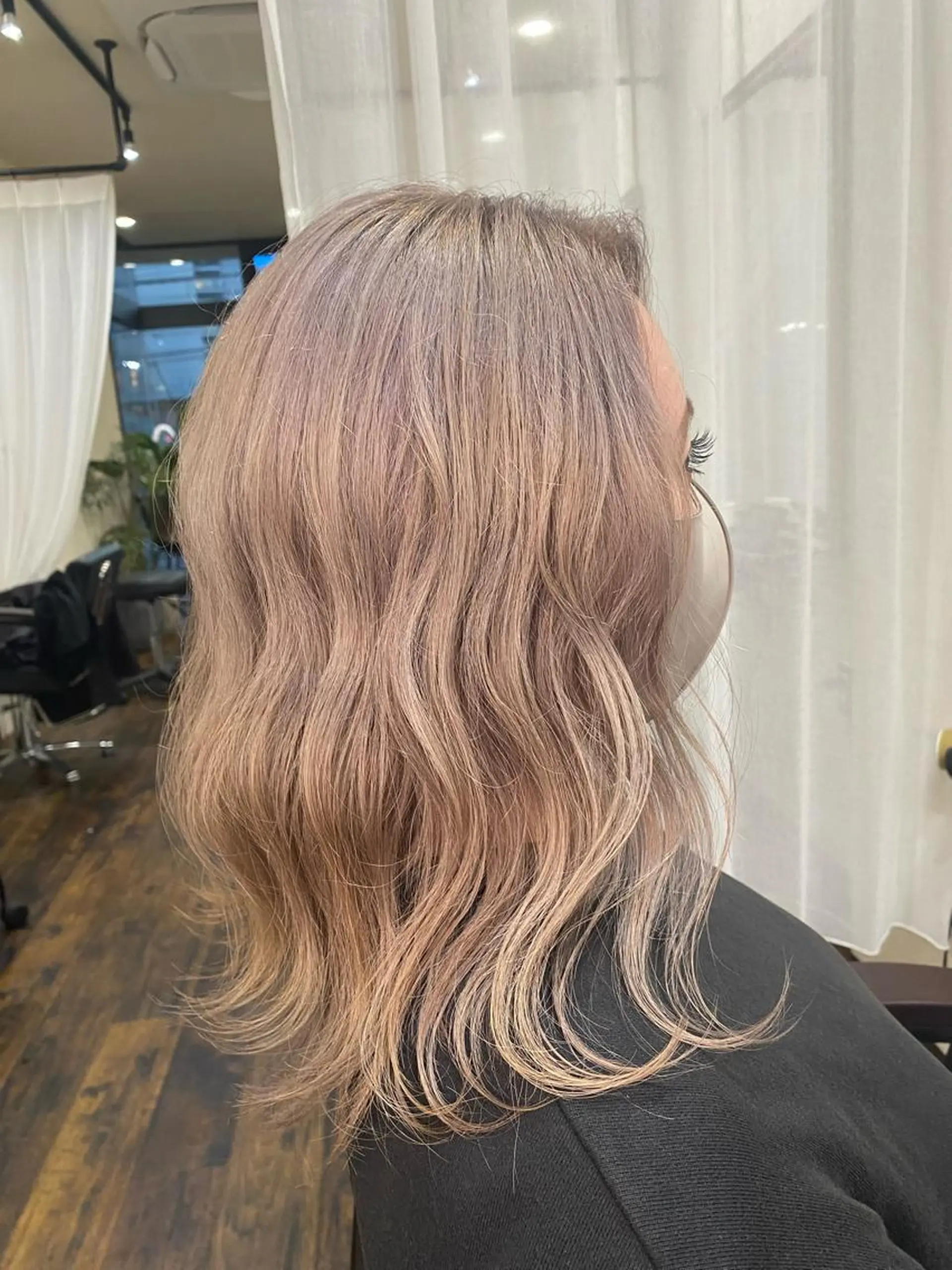 セミロング カラー ベージュカラー ミルクティーベージュ Tsuyoki .のヘアスタイル