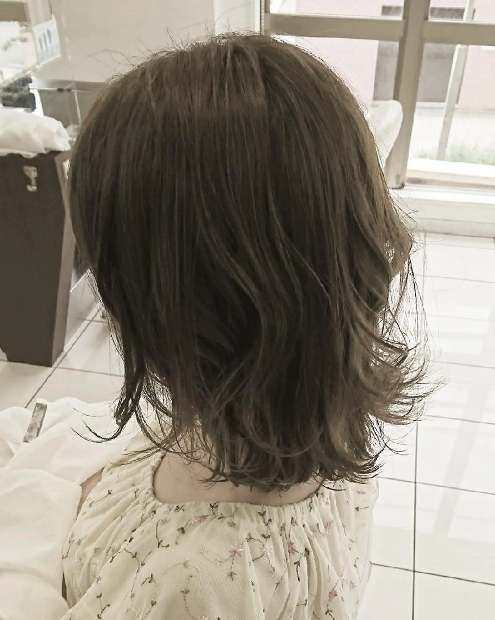 ミディアム カラー グレージュ イルミナカラー 💎大人ハイライト 💎上杉一也💎のヘアスタイル