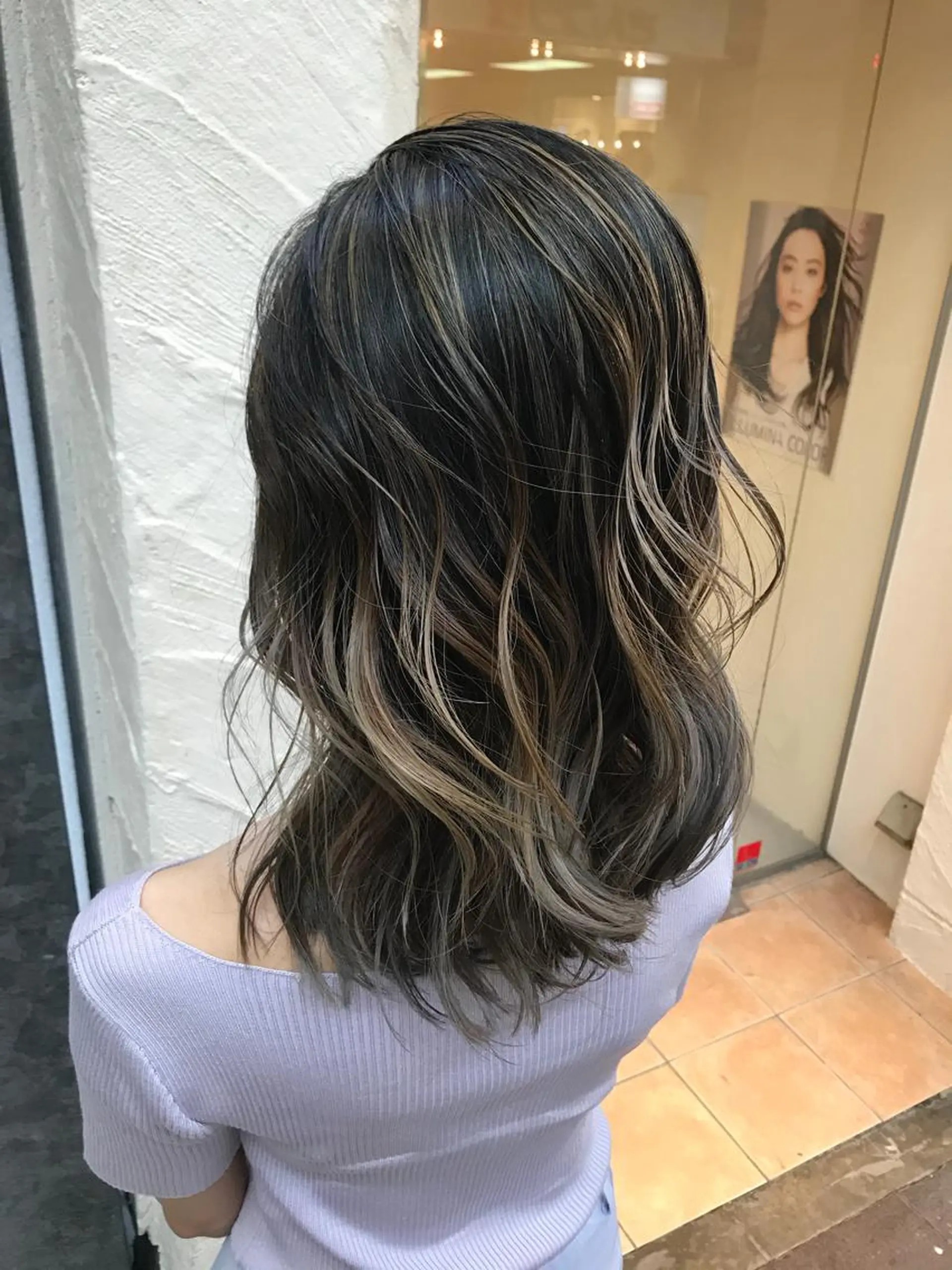 ミディアム カラー バレイヤージュ イルミナカラー レイヤーカット AMI Hair  supply所属・髪質改善カラー 韓国風レイヤーのヘアスタイル