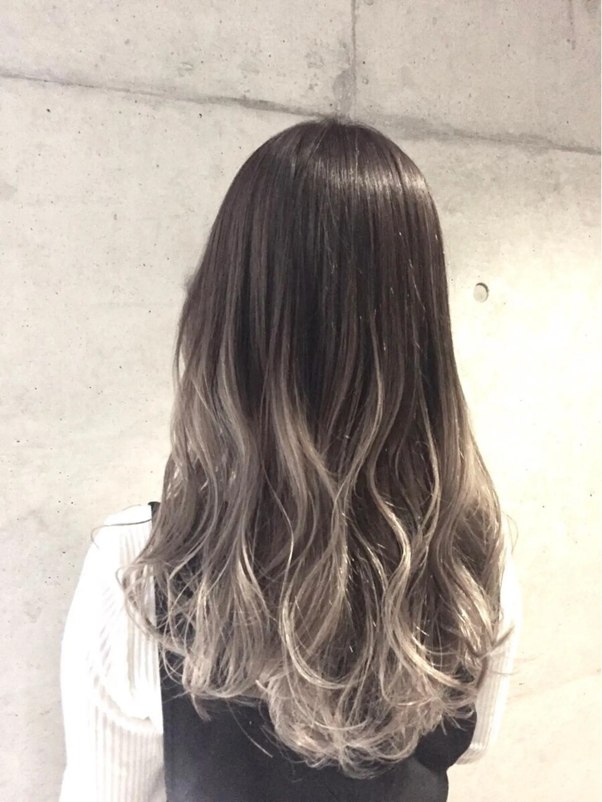 ミディアム カラー イルミナカラー カット ヘアカラー トリートメント 半個室女性salon 🩰Natsumiのヘアスタイル