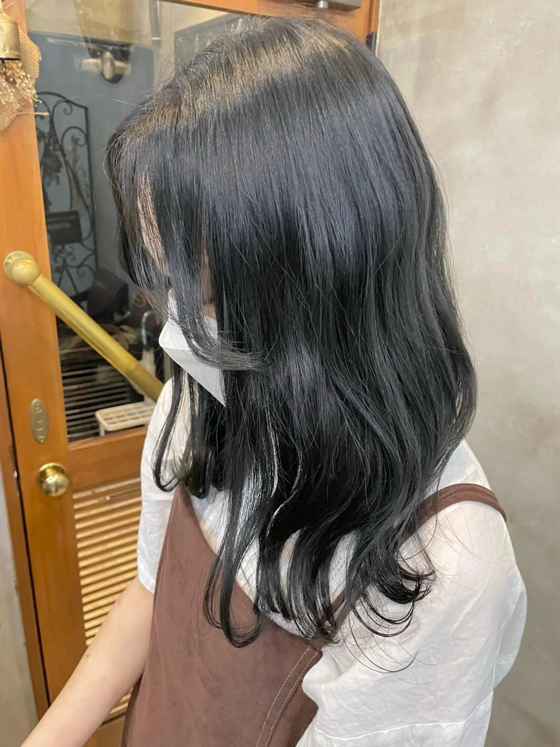 セミロング カラー 黒髪 グレーブラック ヘアカラー トリートメント 【ピンク/韓国ヘア/ ヘアセット】亜海のヘアスタイル