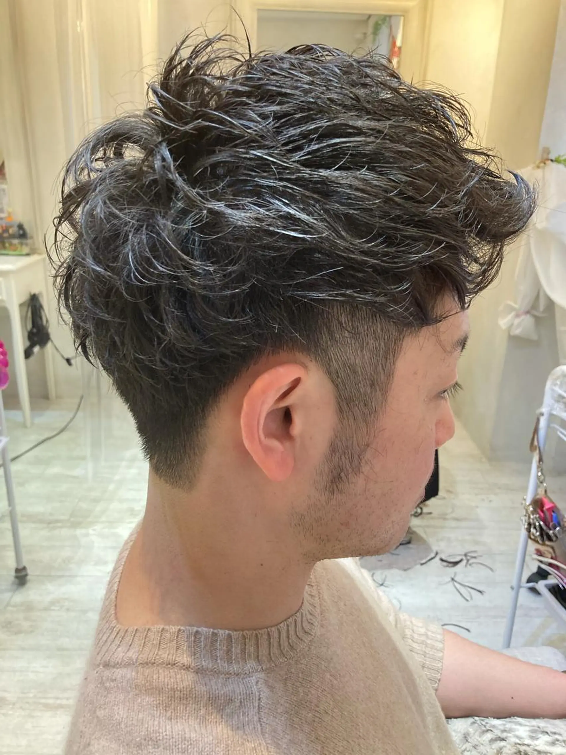 ショート パーマ メンズ カット パーマ HATSUMEI 勅使瓦　祥のヘアスタイル