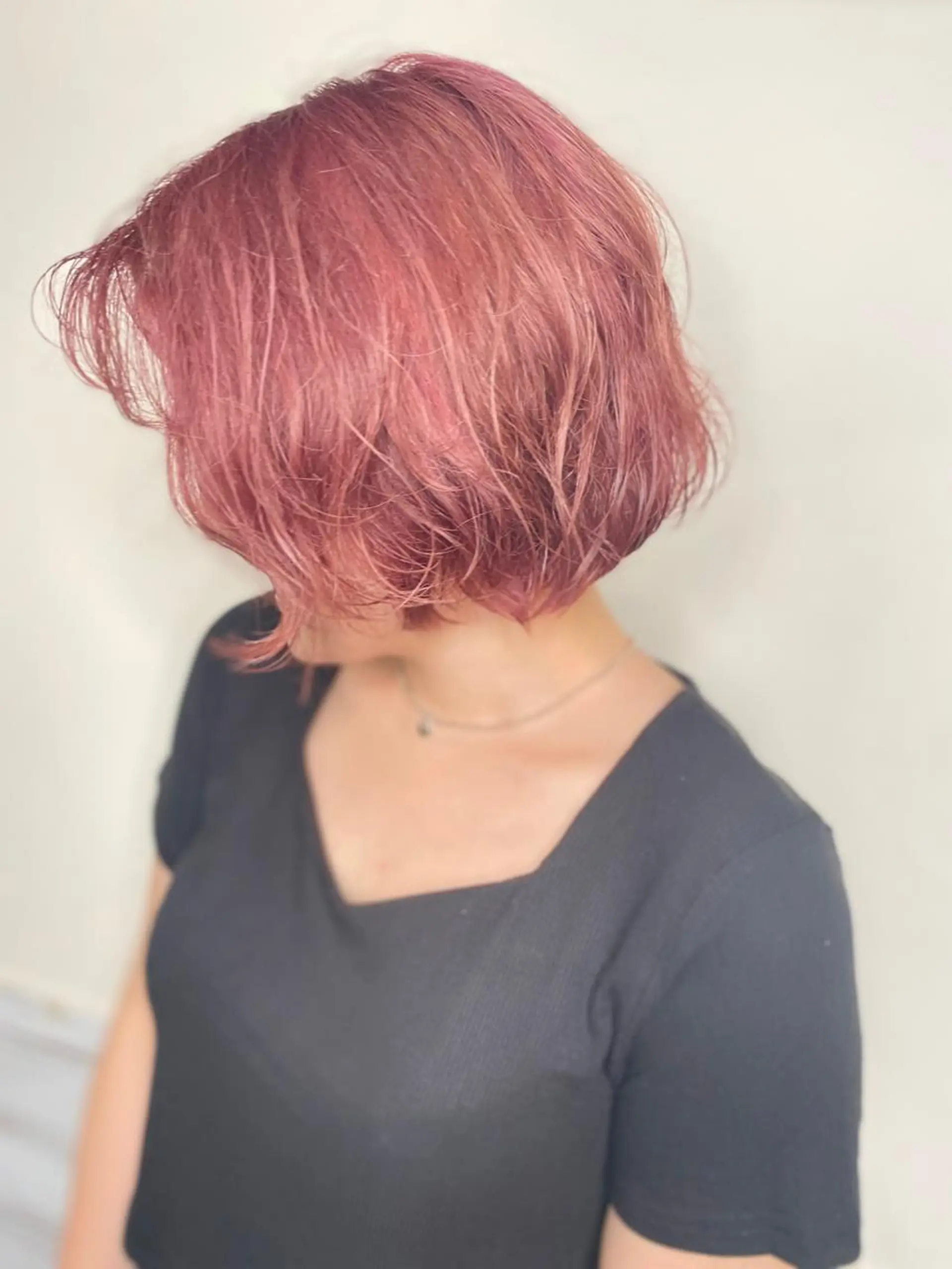 ショート カラー ブリーチ ピンクカラー カット ヘアカラー トリートメント グランルシア梅田所属・女性指名人気no.1 尾崎のヘアスタイル