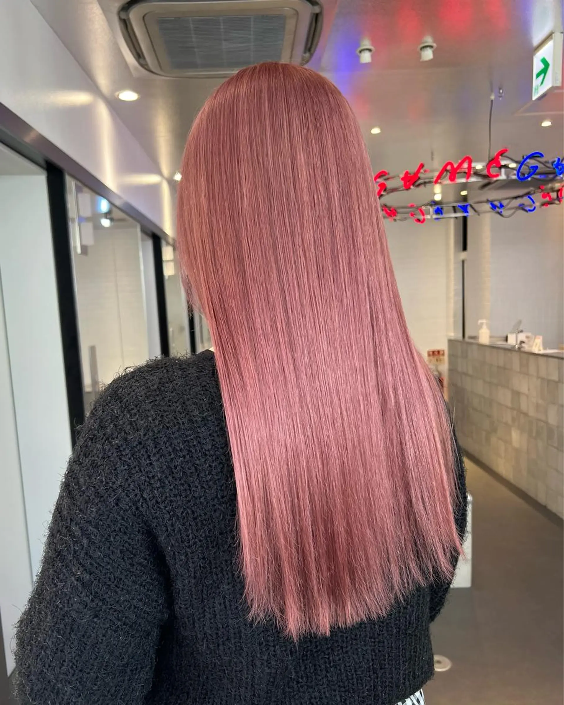 セミロング カラー ヘアカラー トリートメント 🌼動き×透明感🩵 ハイトーン/ナナのヘアスタイル