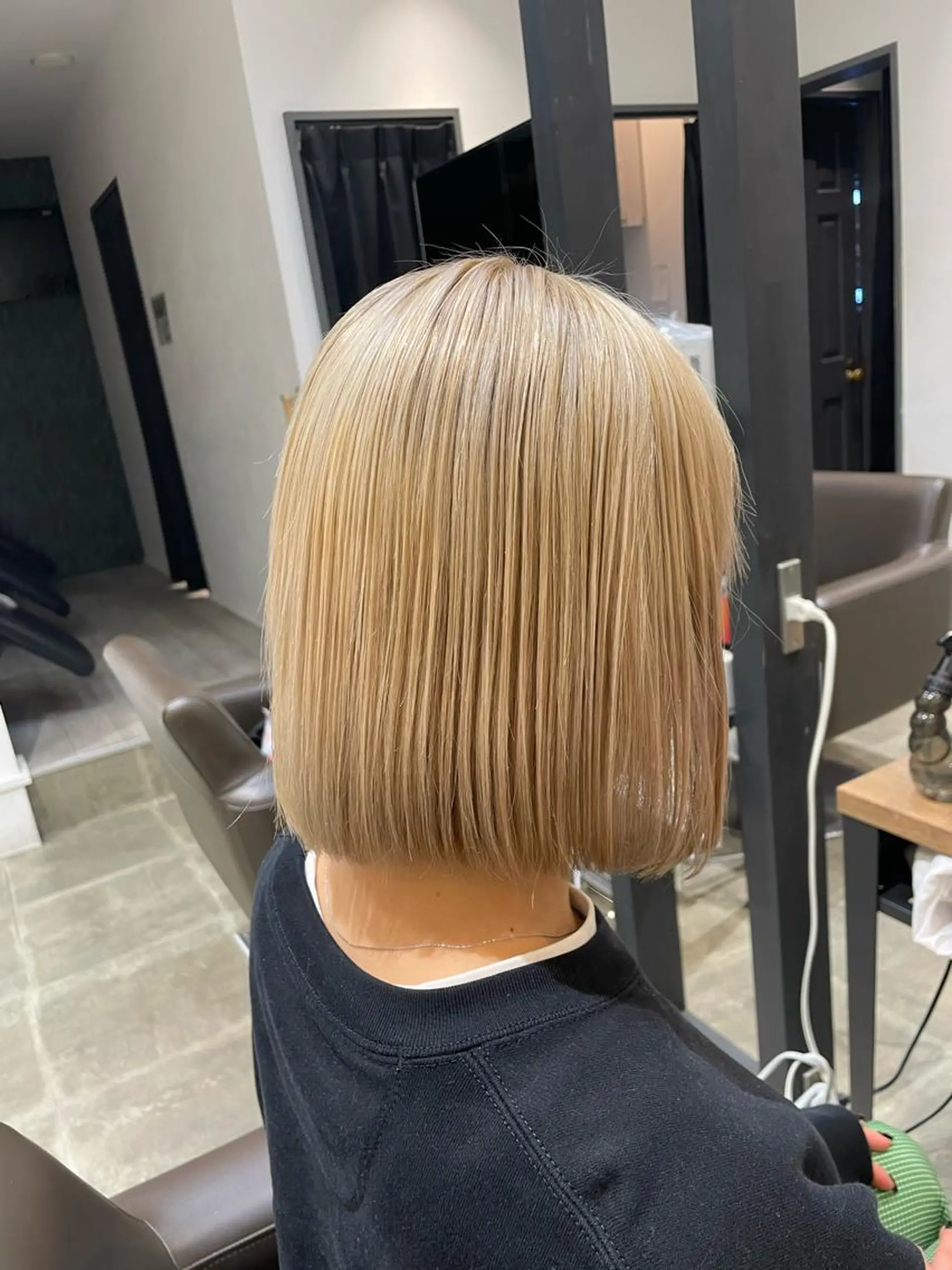 ショート カラー 鈴村 大介のヘアスタイル