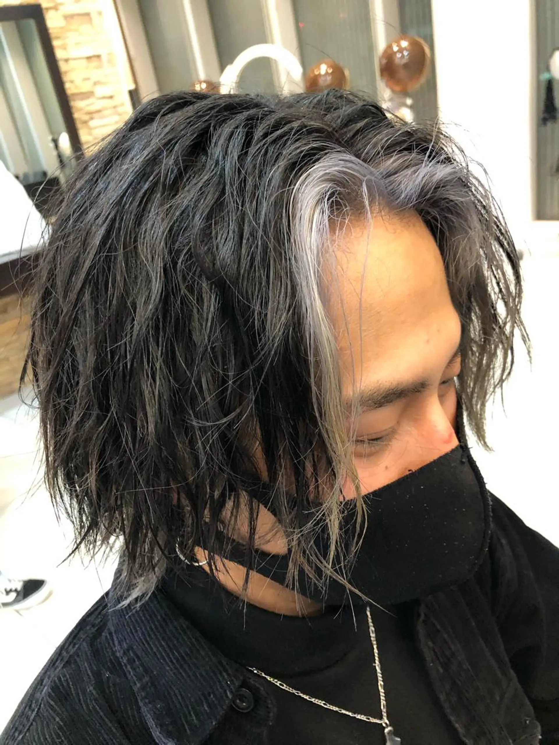 カラー ミストバング ブリーチ  フェイスフレーミング 小山 雄大のヘアスタイル