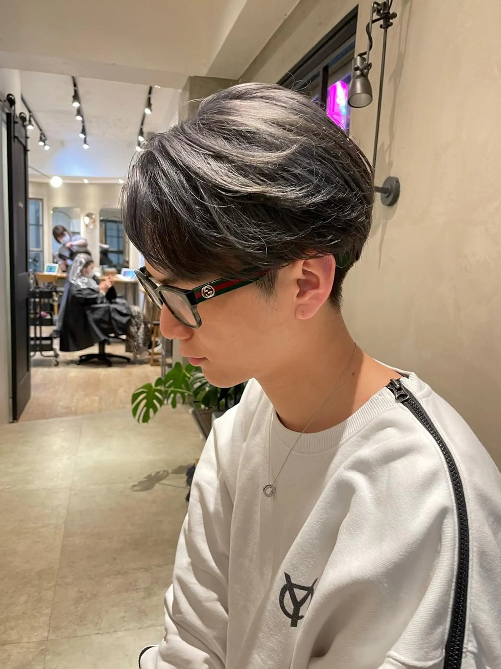 カラー メンズ メンズブリーチ ブリーチ シルバー RAF TOKYO所属・10月限定モニター 髪質改善美髪矯正のヘアスタイル