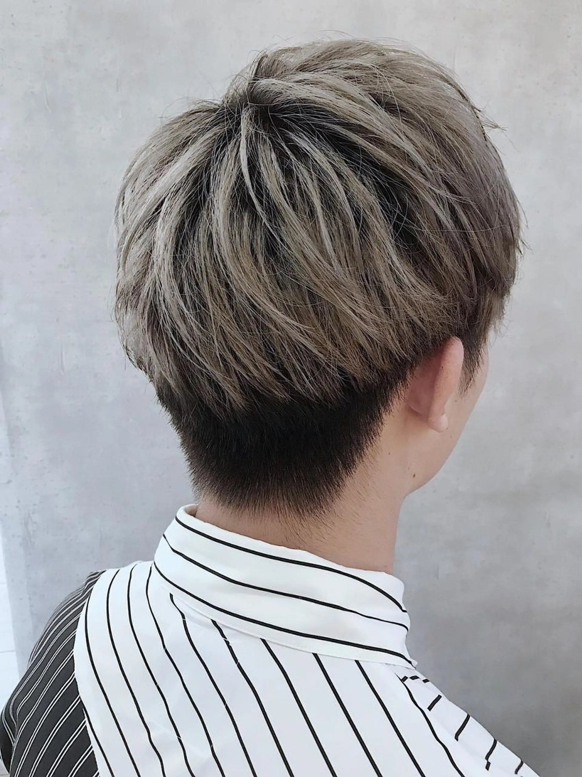 メンズ カラー ショート メンズブリーチ メンズハイライト メンズインナーカラー アディクシーカラー ブリーチ MOU namba ムウナンバのヘアスタイル