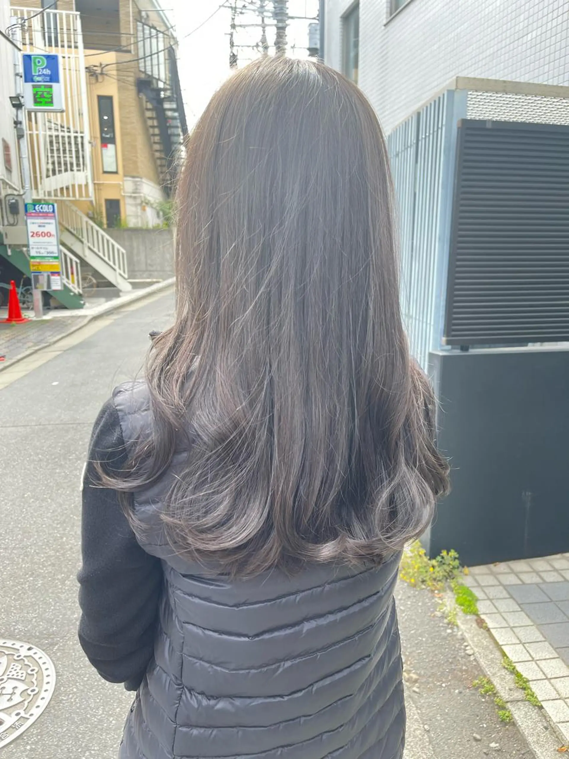 ロング カラー グレージュ ヘアカラー トリートメント ヘッドスパ ヘアセット ラベンダー/レイヤー スタイル🤎mamiのヘアスタイル