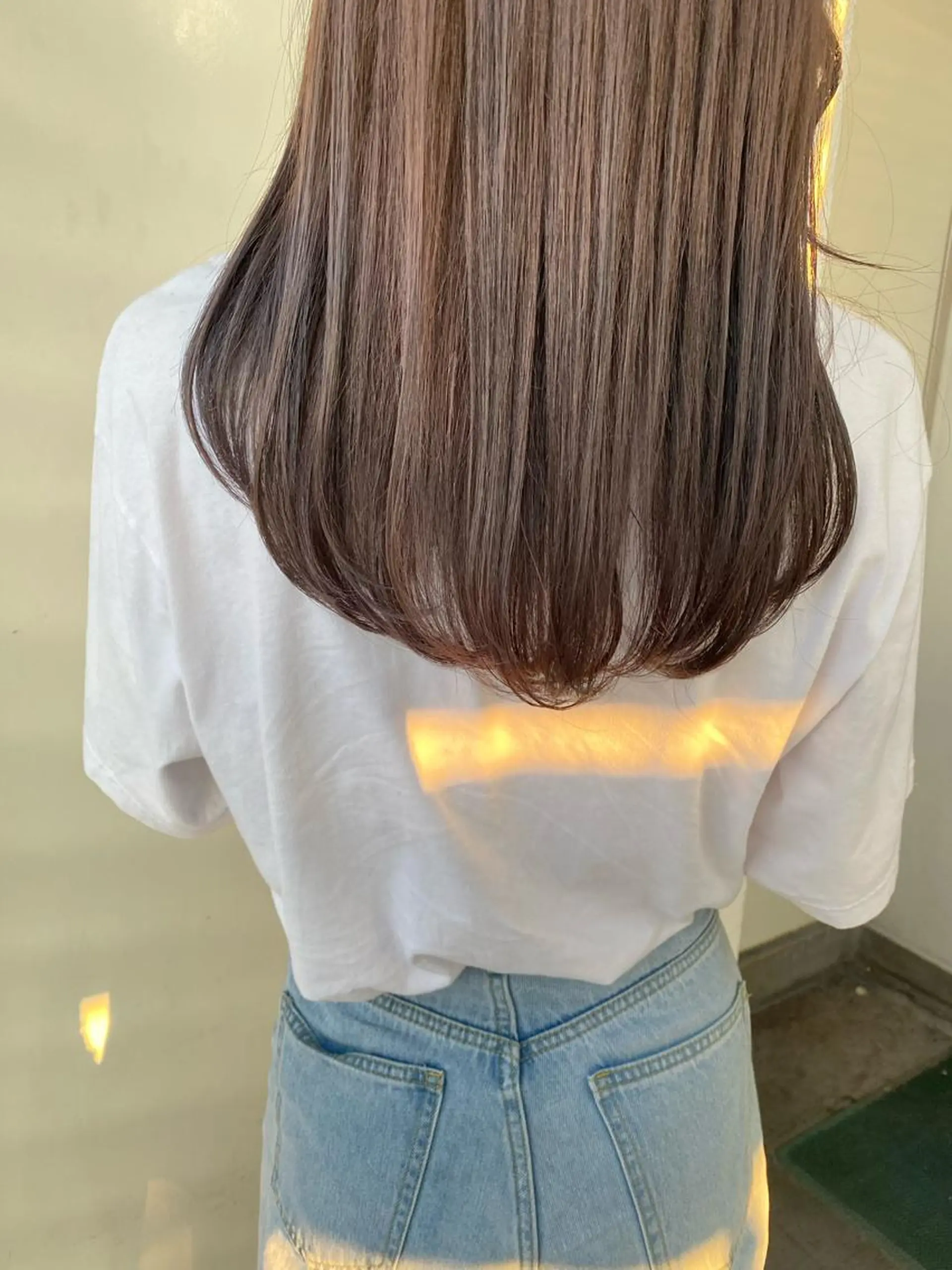 セミロング カラー 韓国ヘア顔周りカット 艶髪ベージュtamaのヘアスタイル