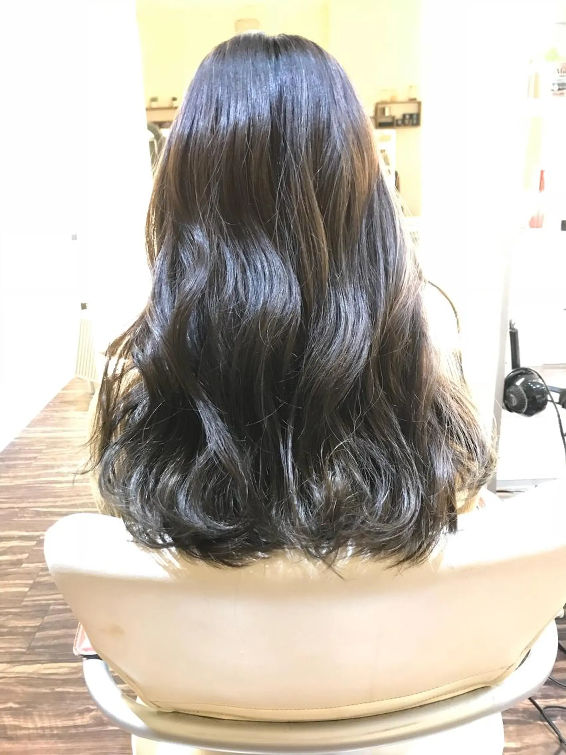 セミロング カラー 透明感カラー グレージュ ハイライトカラー ハイライト Remore所属・中塚 義人のヘアスタイル