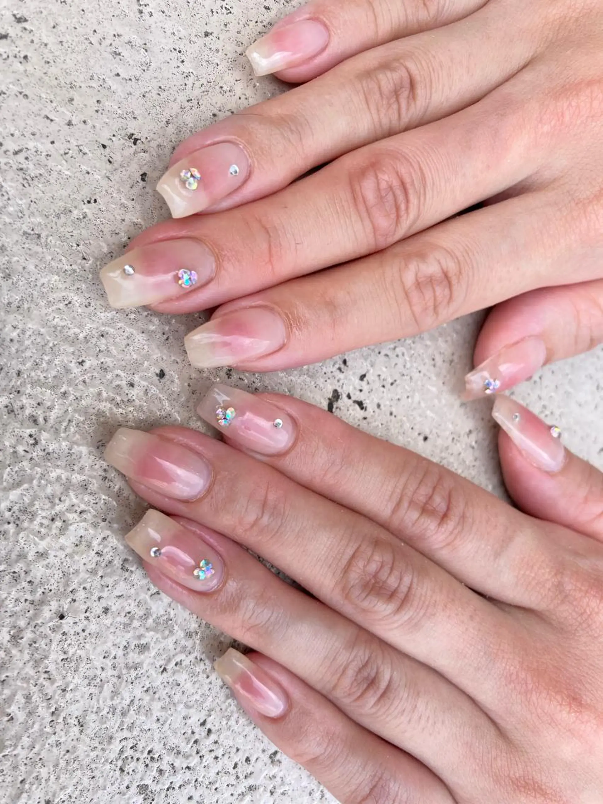 ミディアム ネイル ハンドネイル フットネイル ✴︎ Delightのネイルデザイン