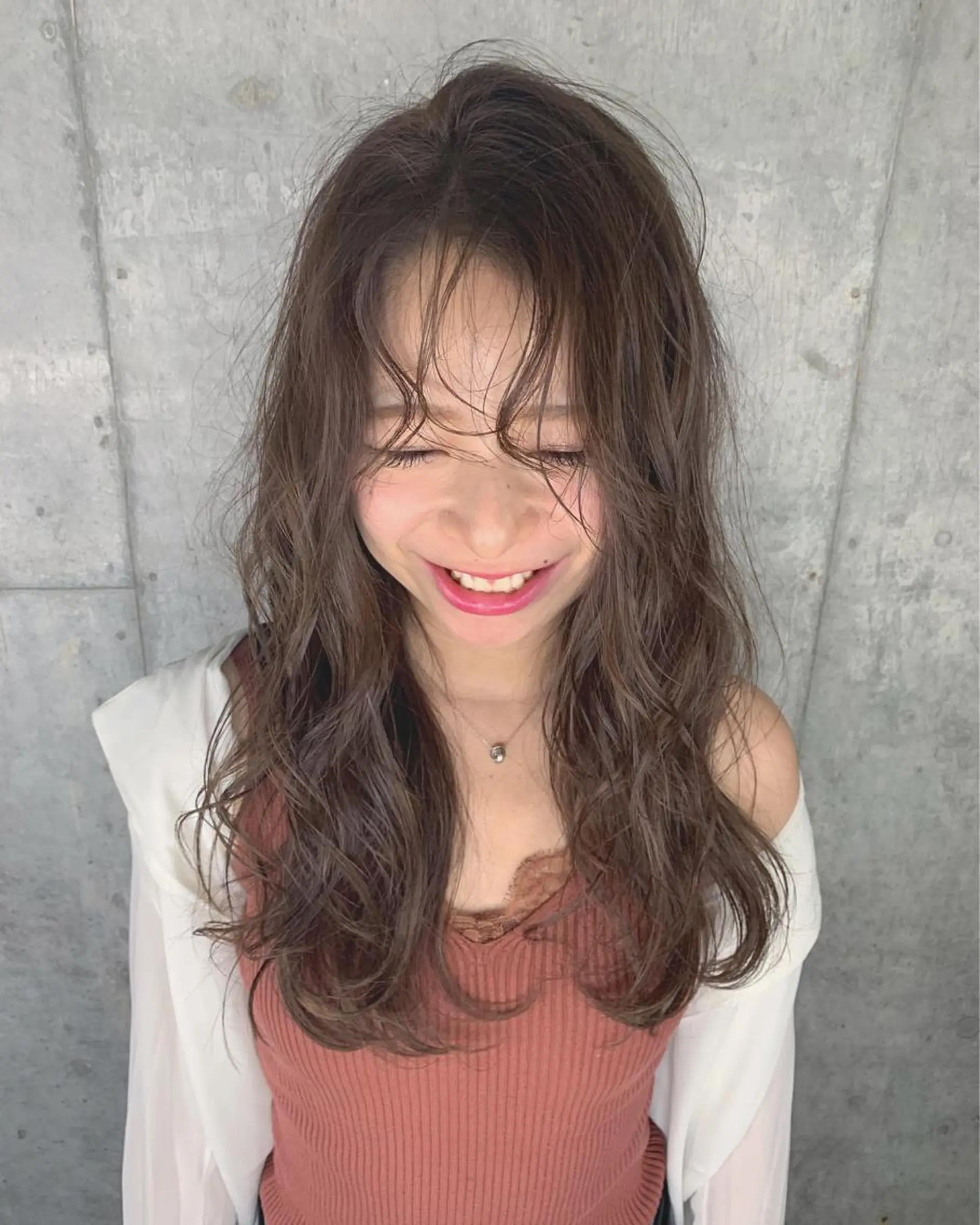 ロング カラー グレージュ カーキグレージュ Lolonois梅田 /Okazaki:)のヘアスタイル