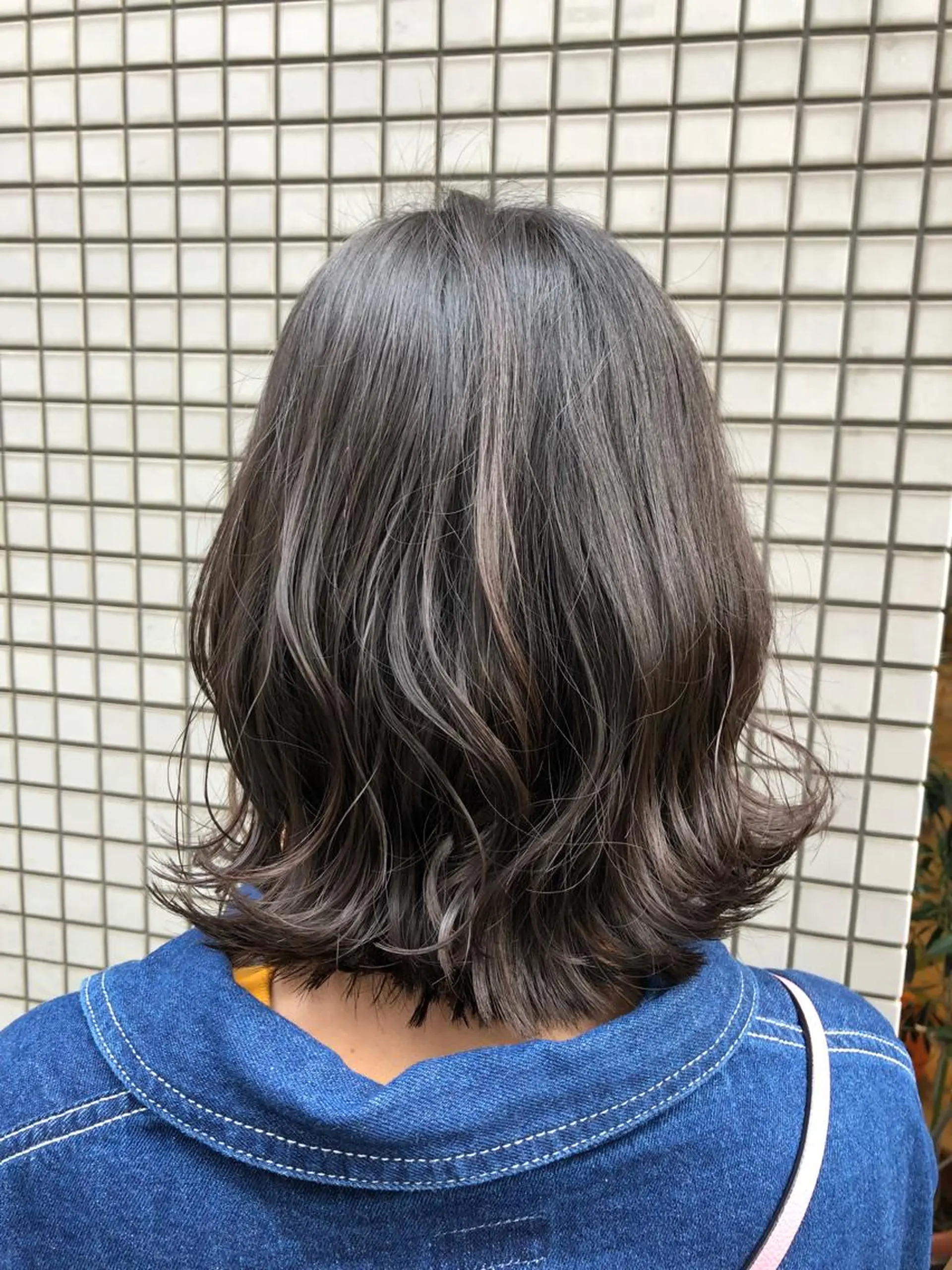 ミディアム 伊東 彩花のヘアスタイル