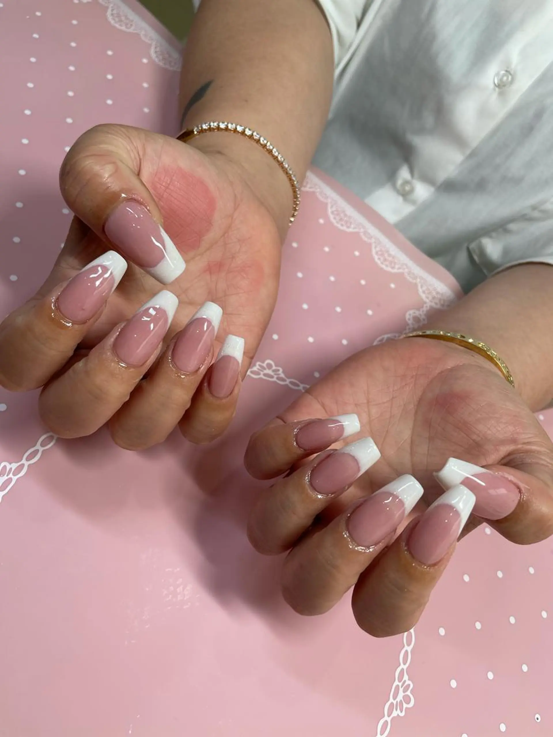 ミディアム ネイル フレンチネイル ジェルネイル ハンドネイル 《LB》ラブリエ Nail&eyeのマツエク・マツパデザイン