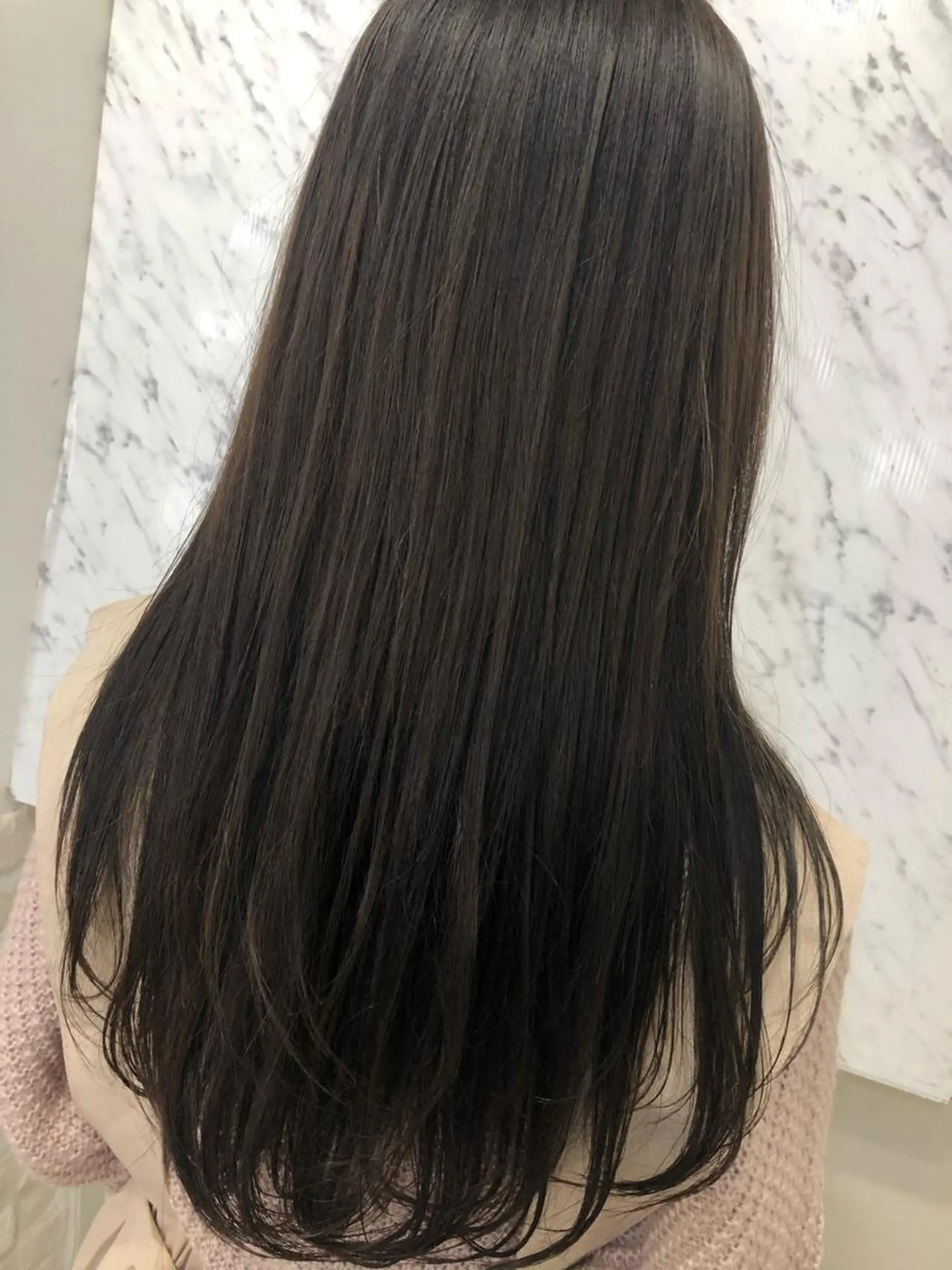 ロング 白いハイライト🤍 タナカリョウスケのヘアスタイル