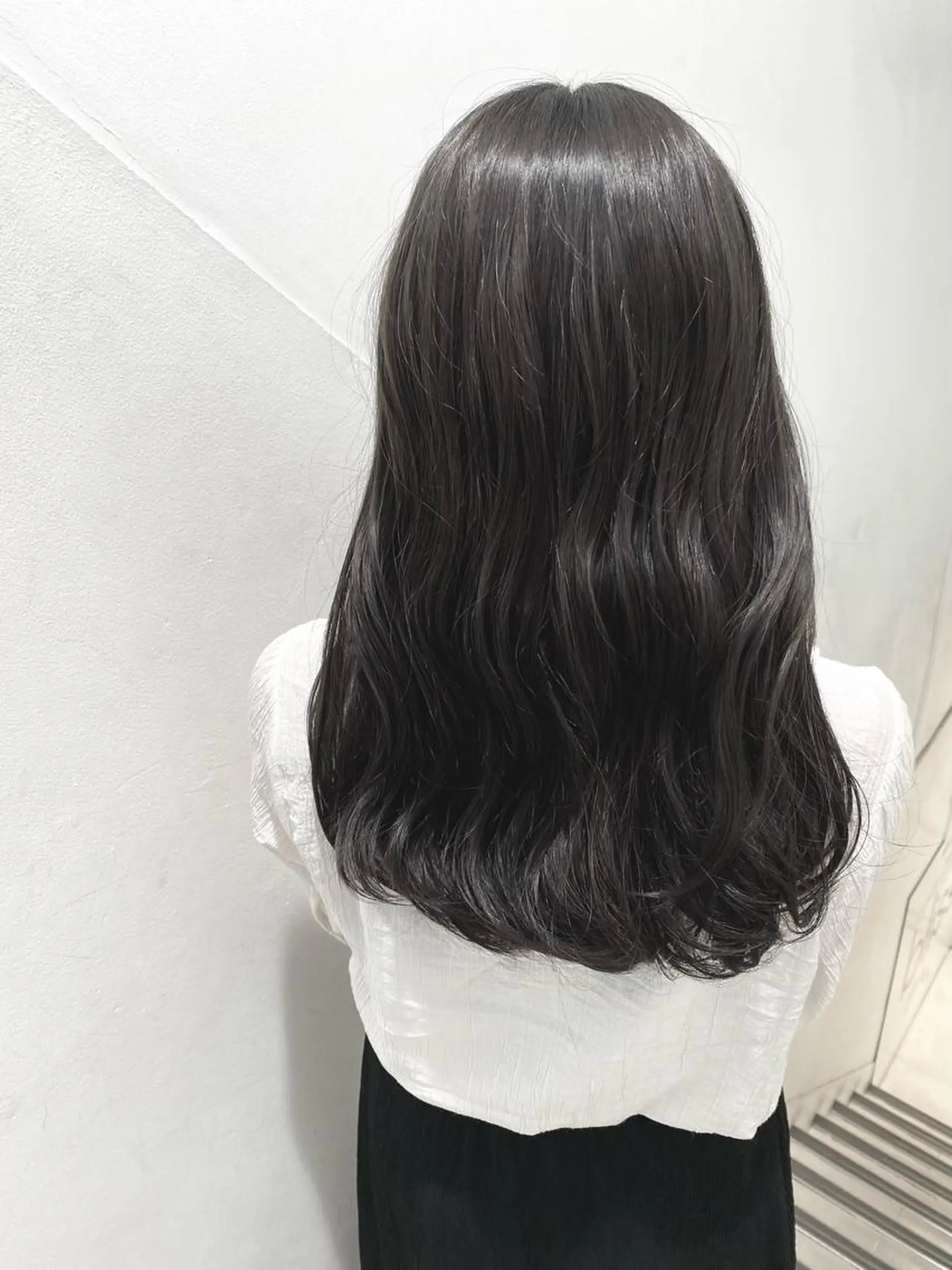 ロング カラー グレージュ オリーブグレージュ オリーブグレー ✨くびれスタイル✨️ 戸嶋穂乃香のヘアスタイル