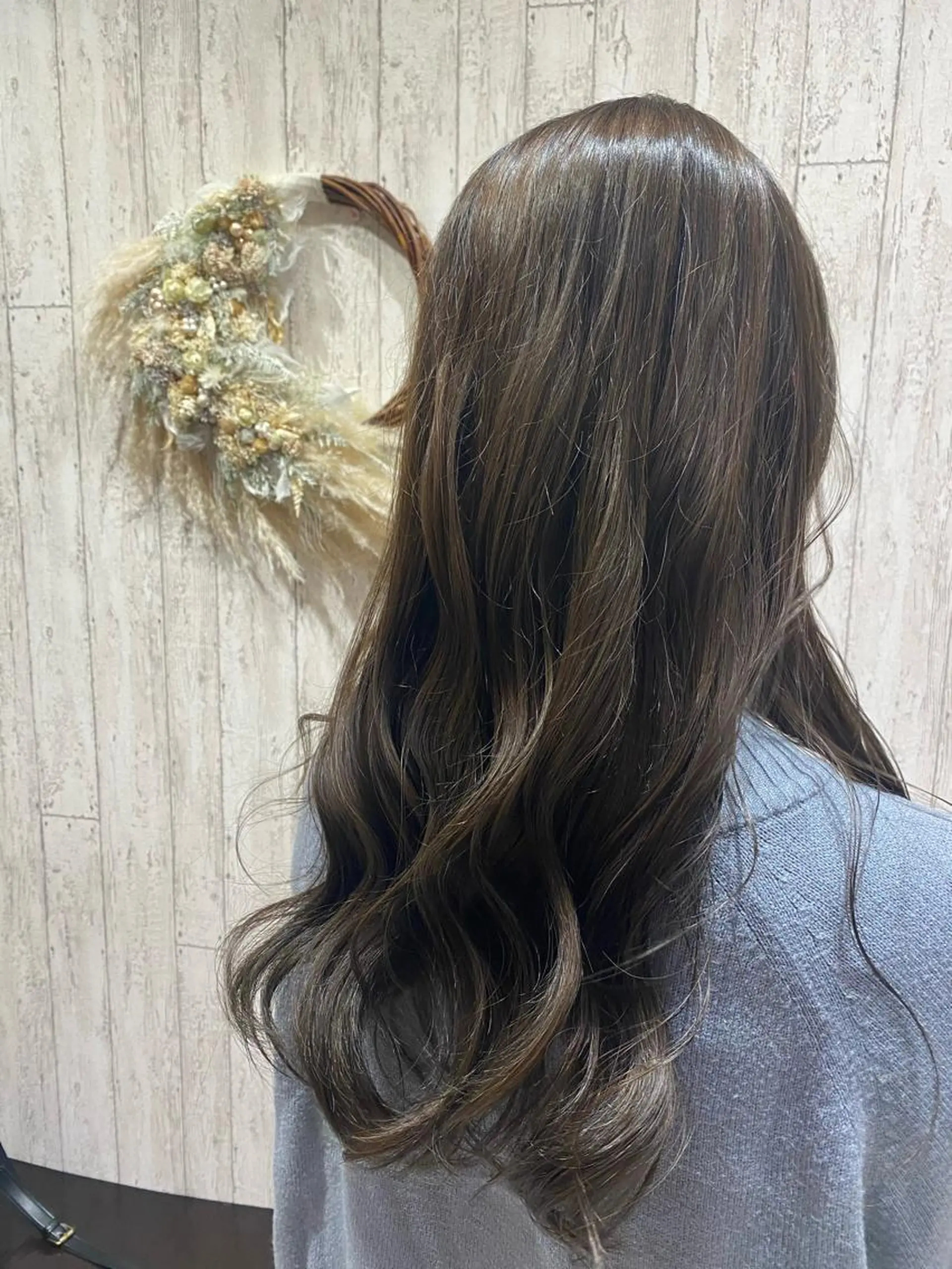 ロング カラー 透明感カラー グレージュ オリーブグレージュ オリーブグレー カット ヘアカラー トリートメント 🦋店長🦋 ほんさわ みずきのヘアスタイル