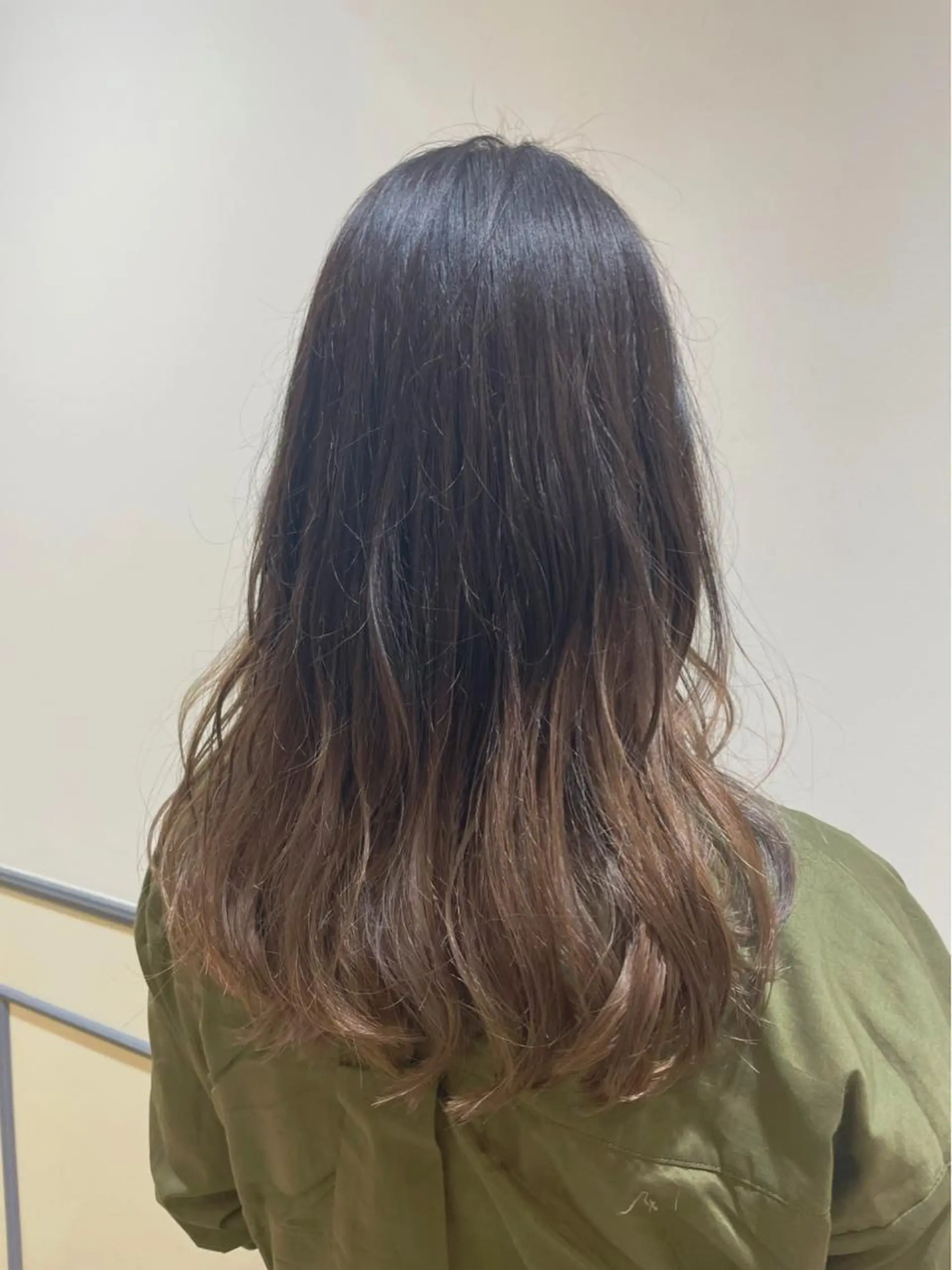 ロング 松島 涼花のヘアスタイル