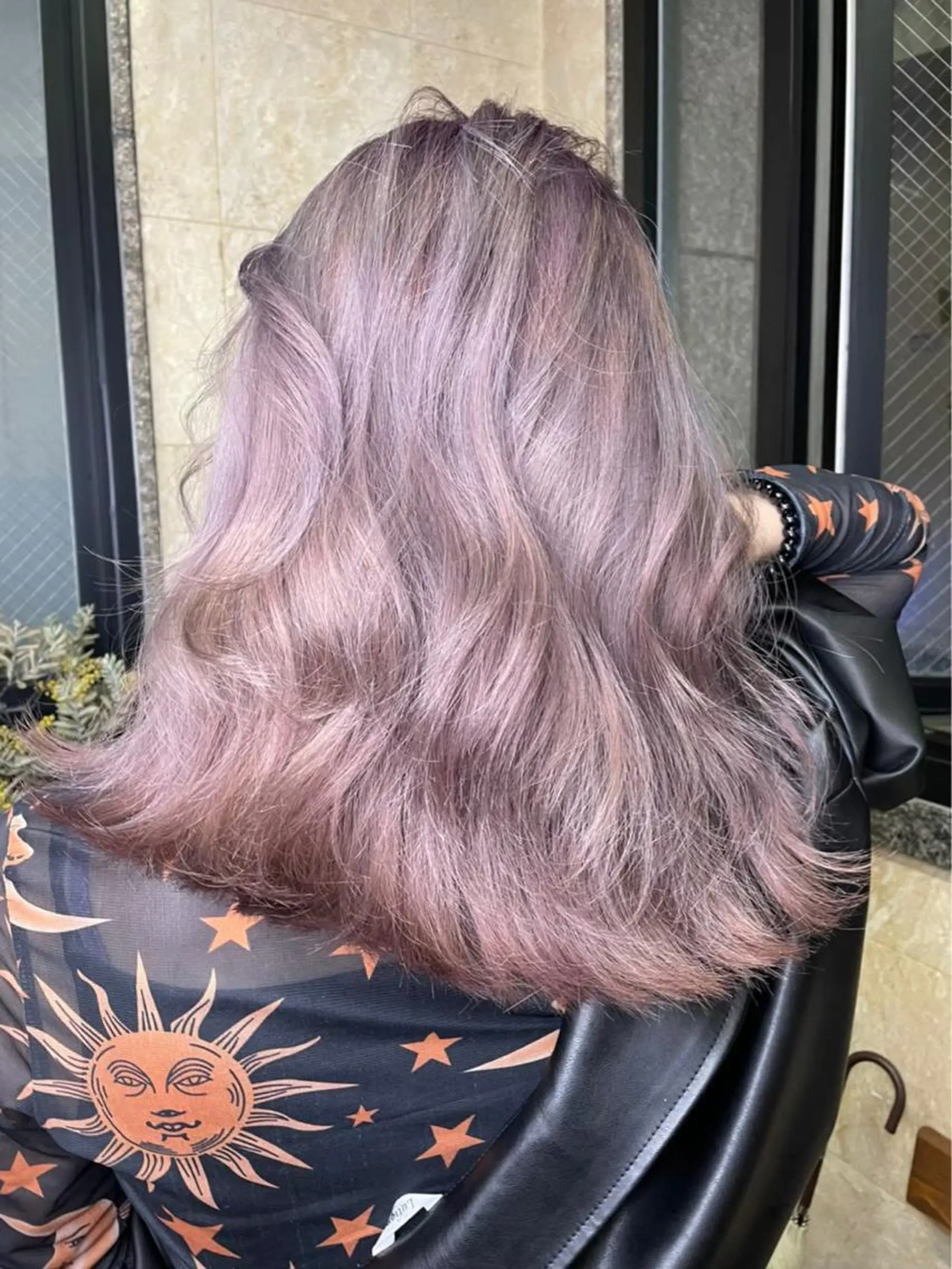 ミディアム 🌷横浜/レイヤー /艶カラー🌷のヘアスタイル