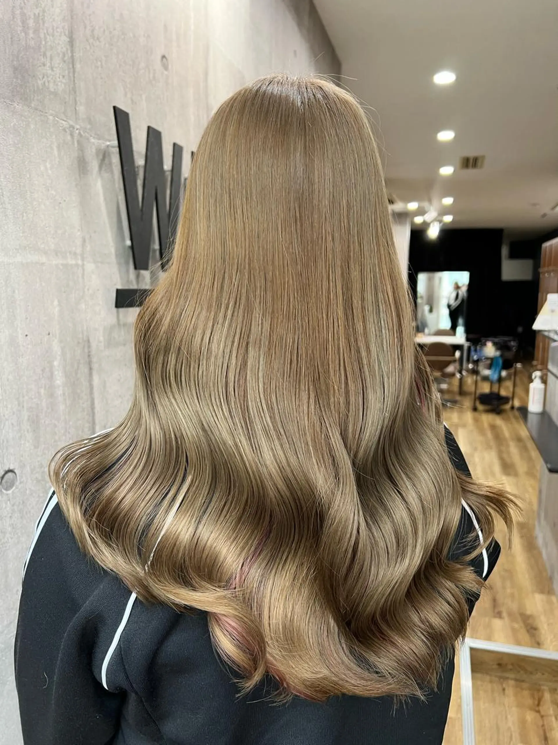 セミロング カラー 美容室 _WHITE＋ 南海難波店【アンダーホワイトプラス】所属・✨レイヤー/透明感 /豊嶋里緒✨のヘアスタイル